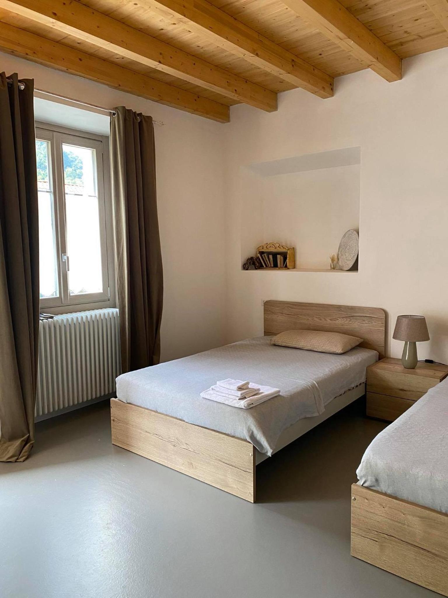 Quadruple Room with Private Bathroom - Photo 34