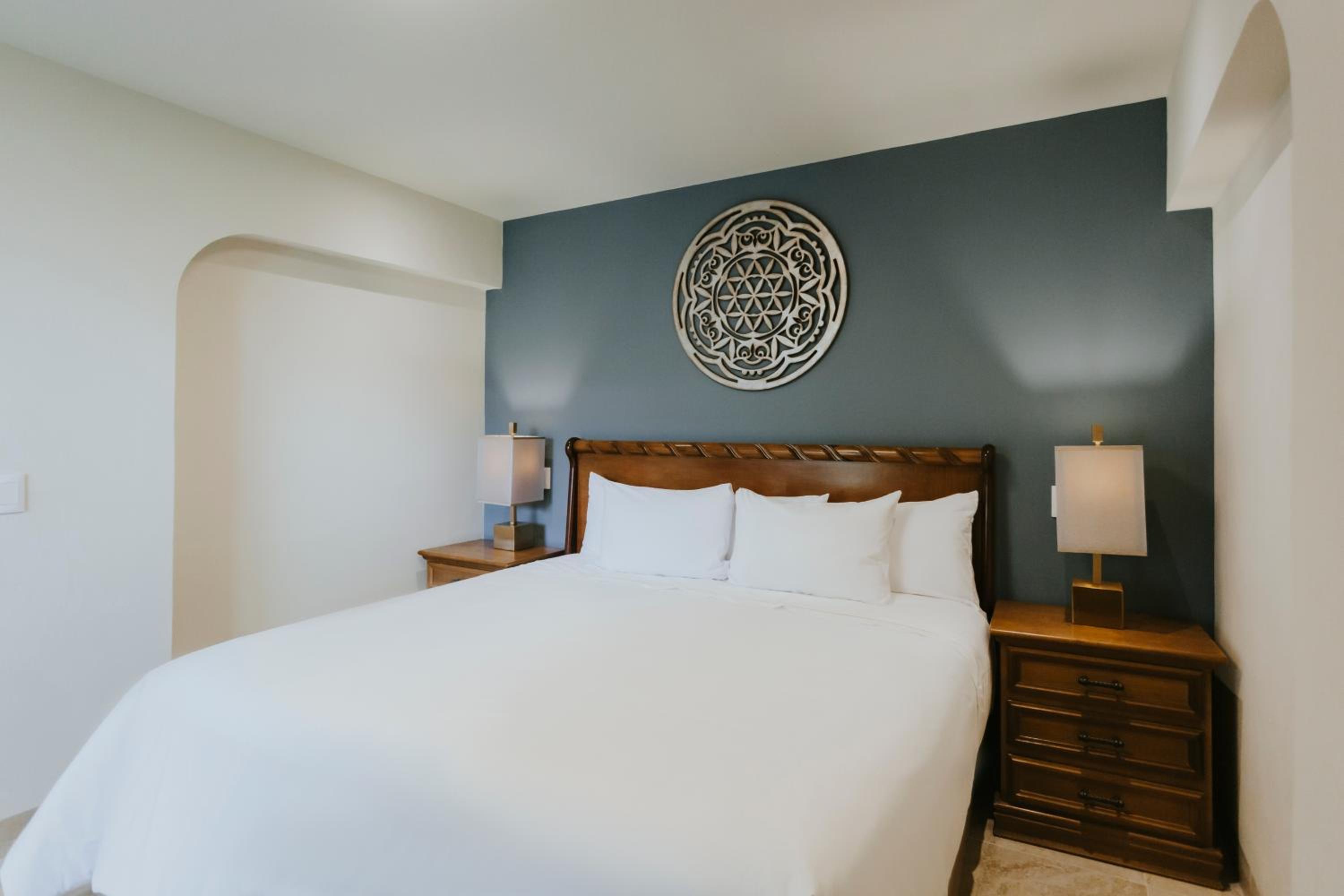 Superior King Room - Photo 10