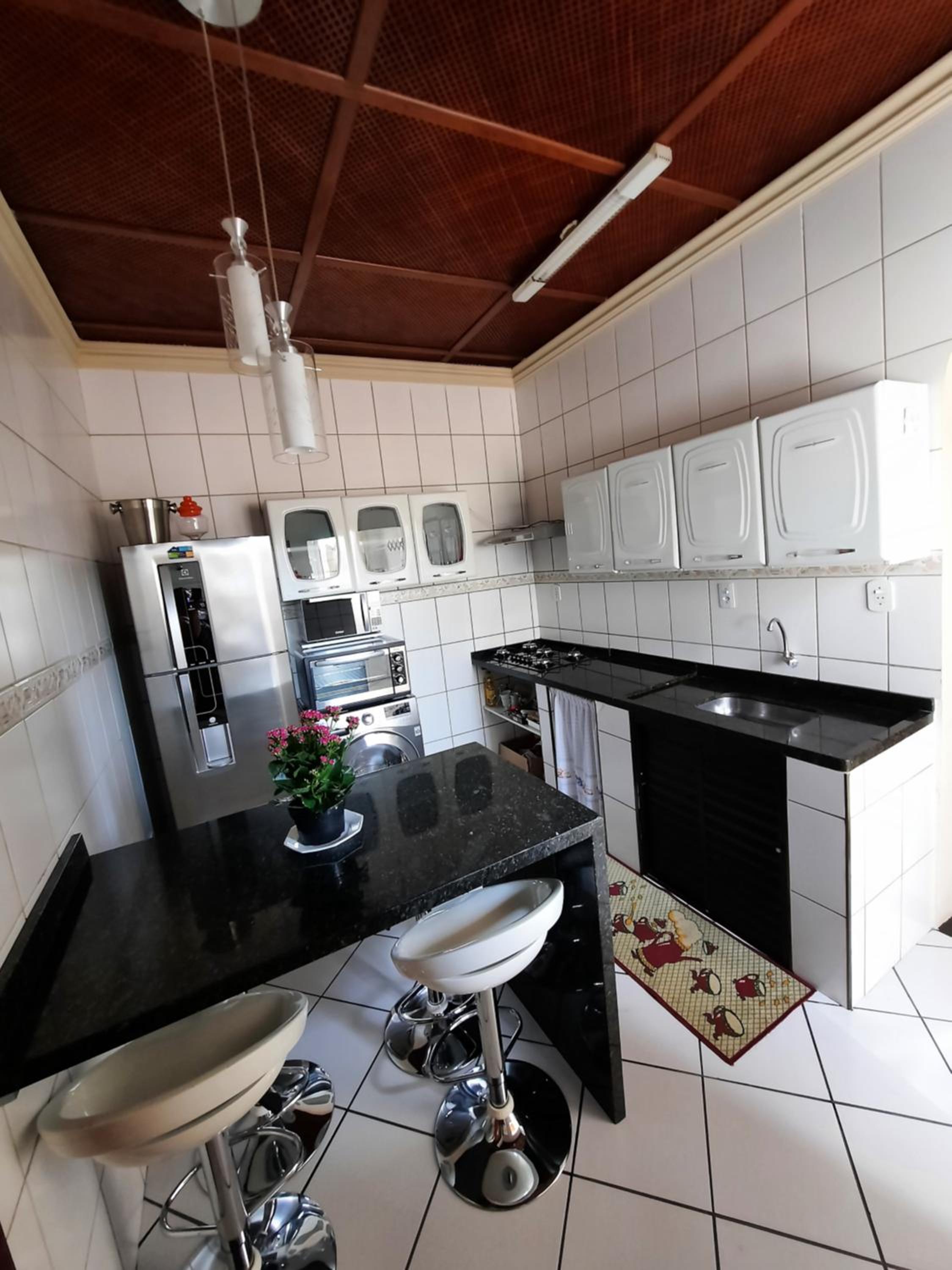 Family Room - Photo 16