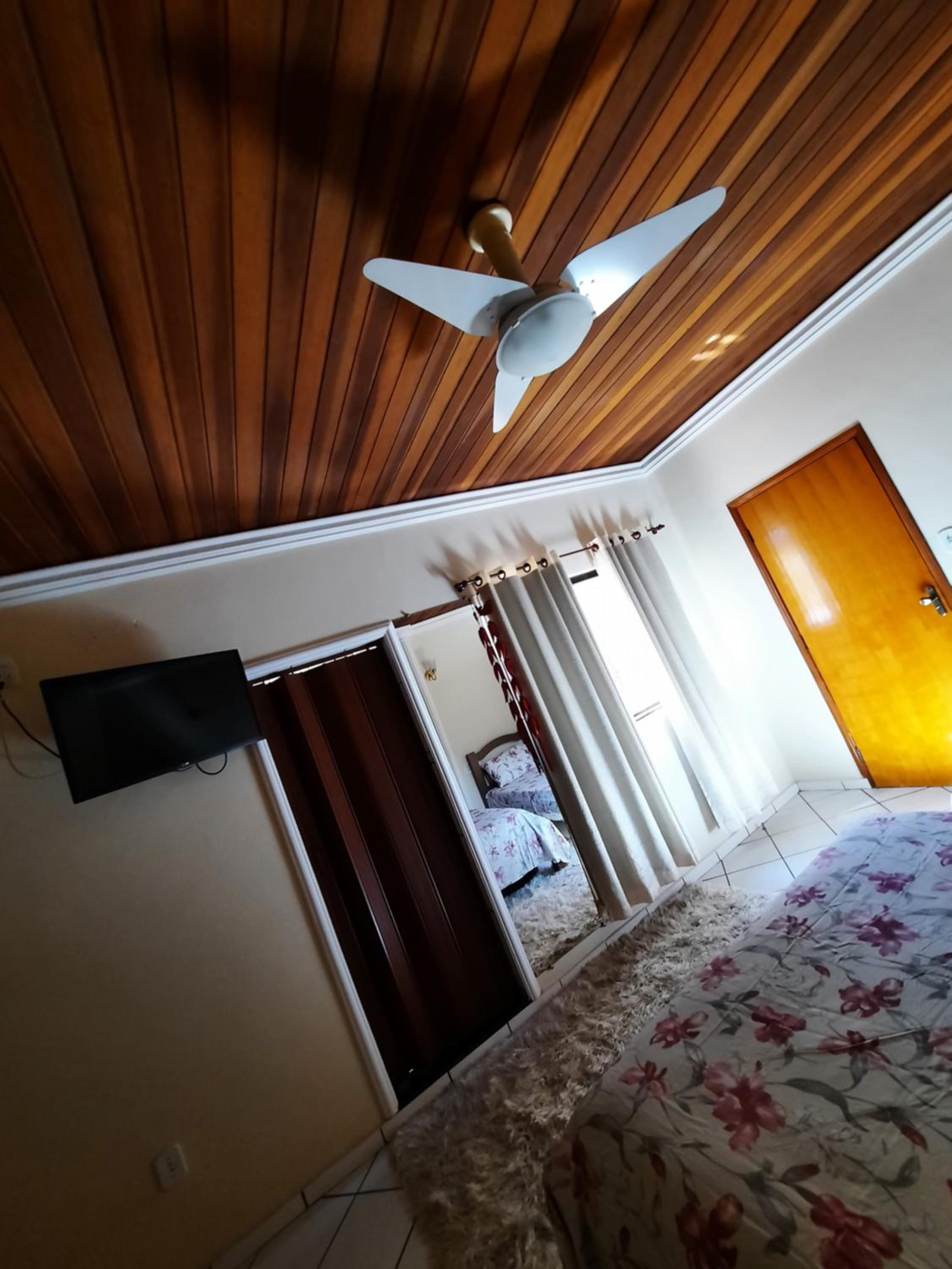 Family Room - Photo 18