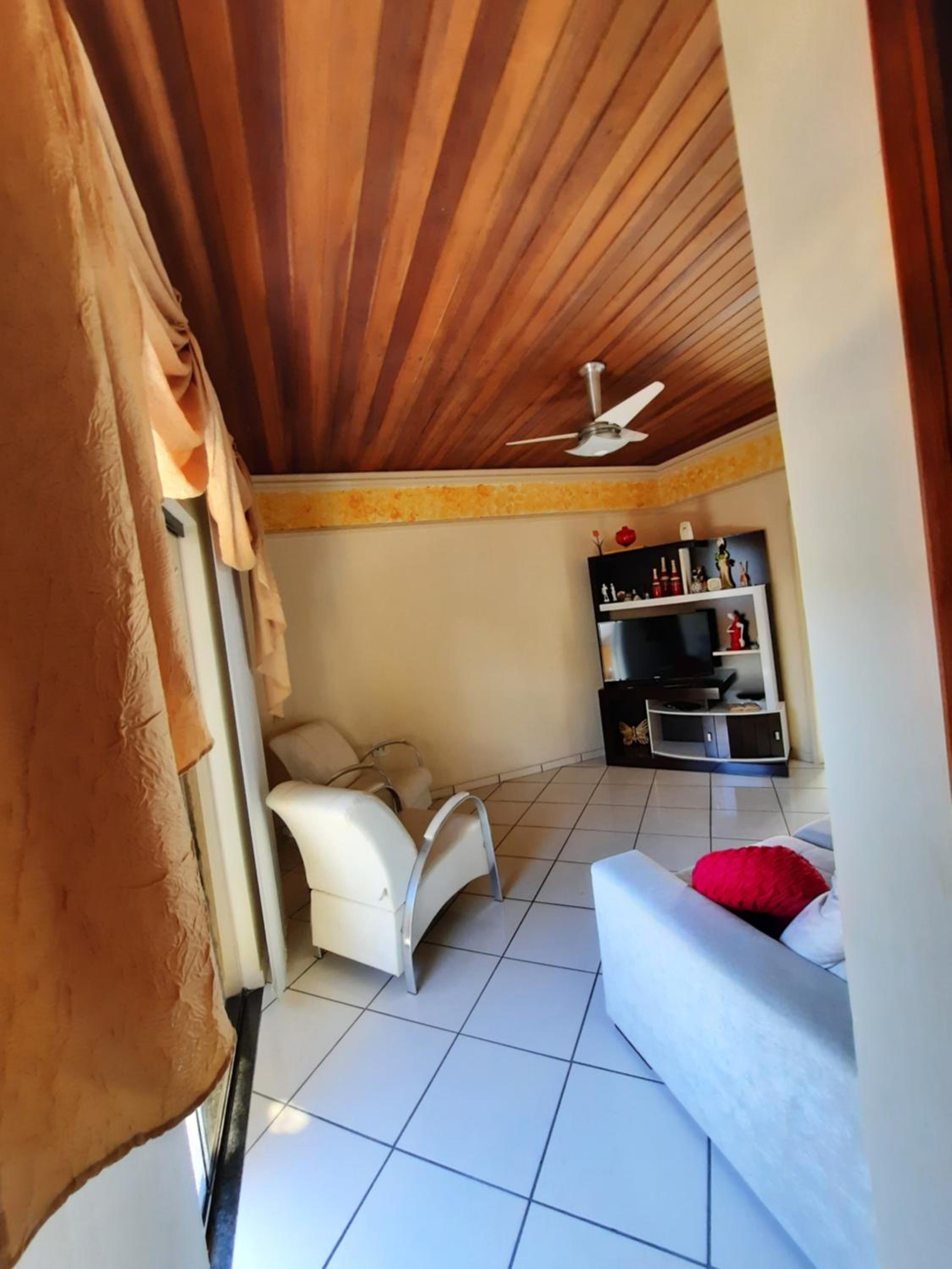 Family Room - Photo 20