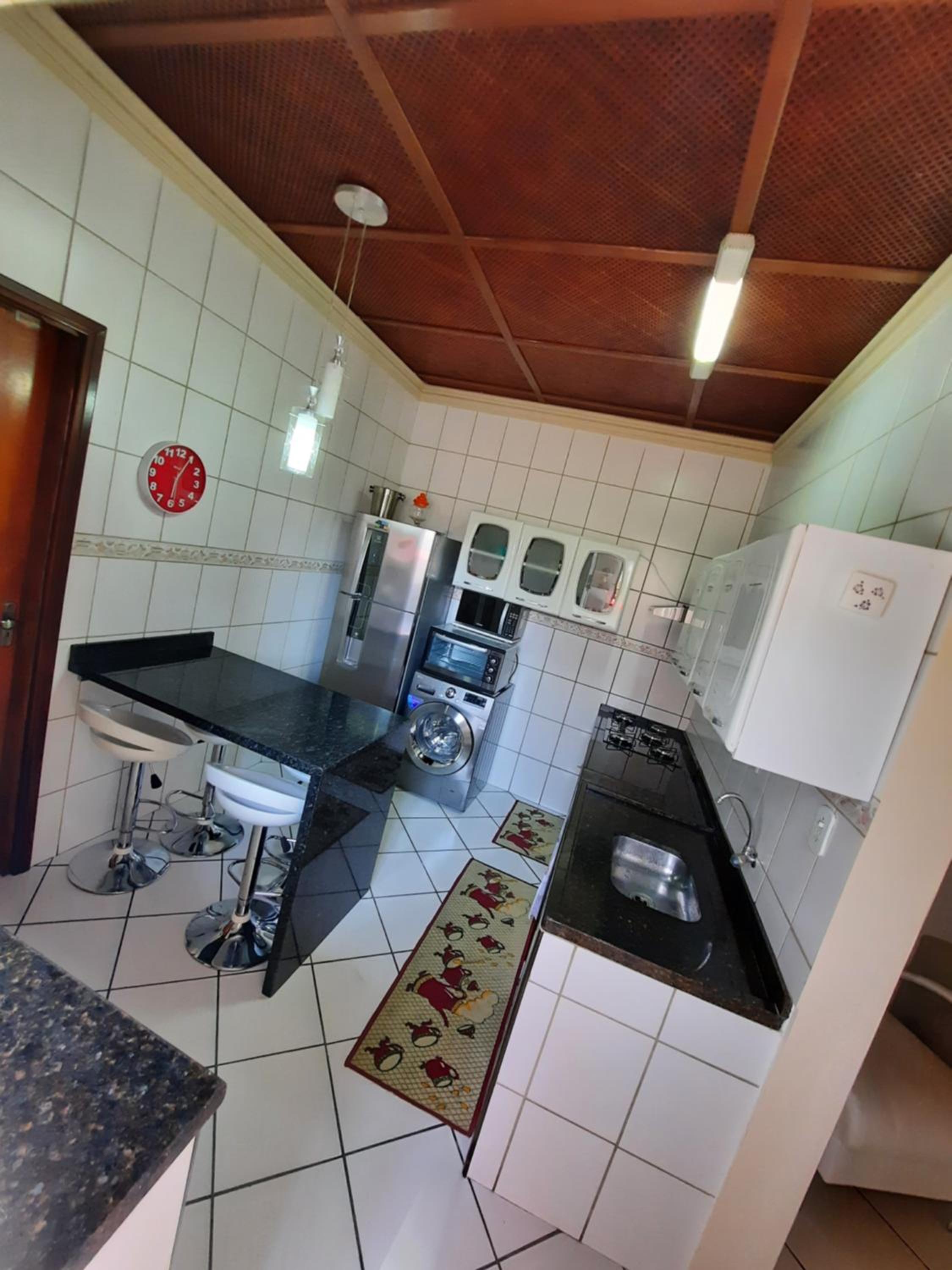 Family Room - Photo 2