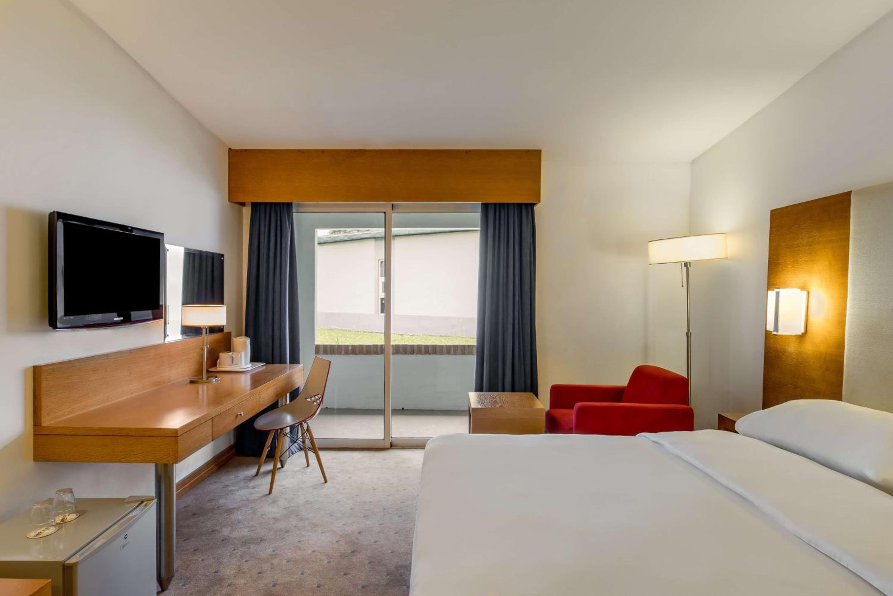 Standard Room - Ground Floor And Balcony photo 2