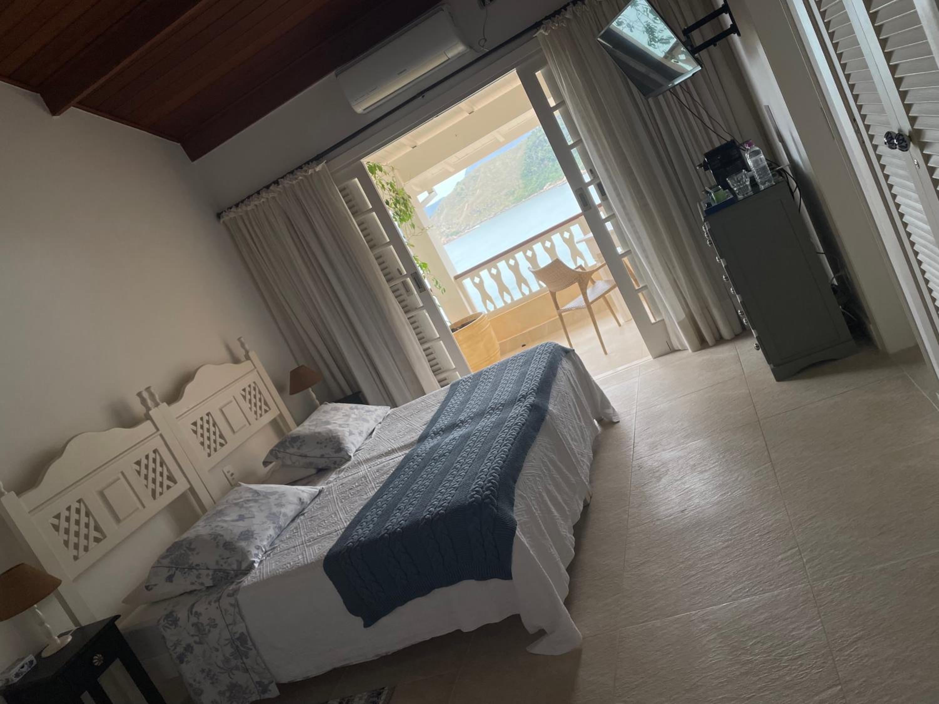 Double or Twin Room with Sea View photo 1