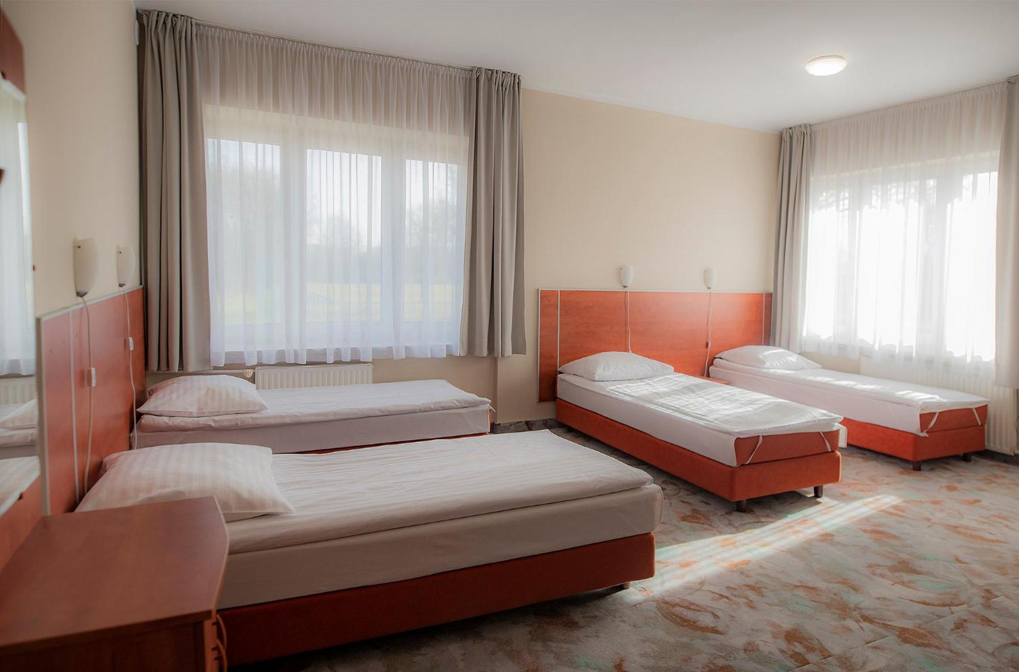Quadruple Room - Photo 2