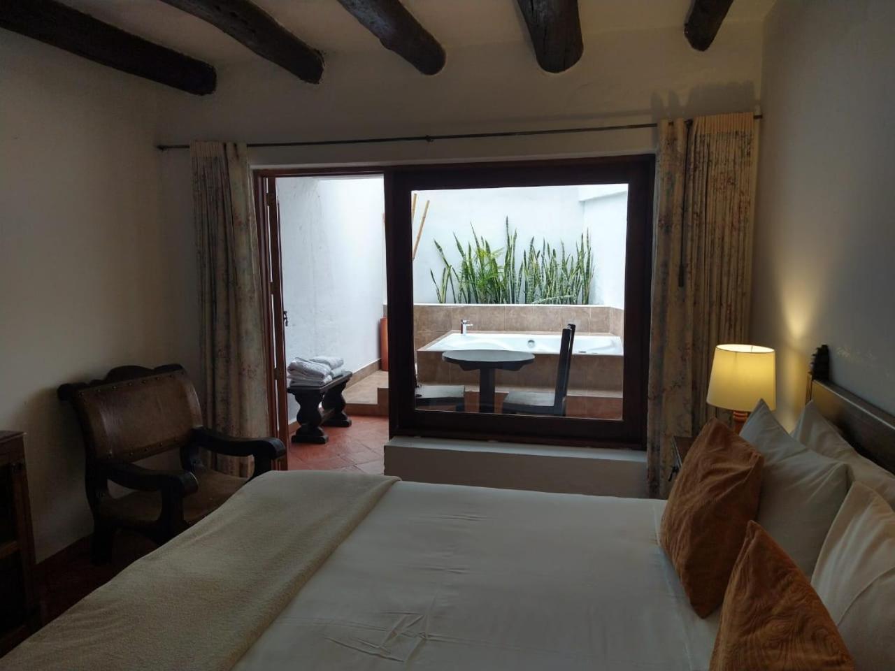 Double Room with Hot Tub photo 2