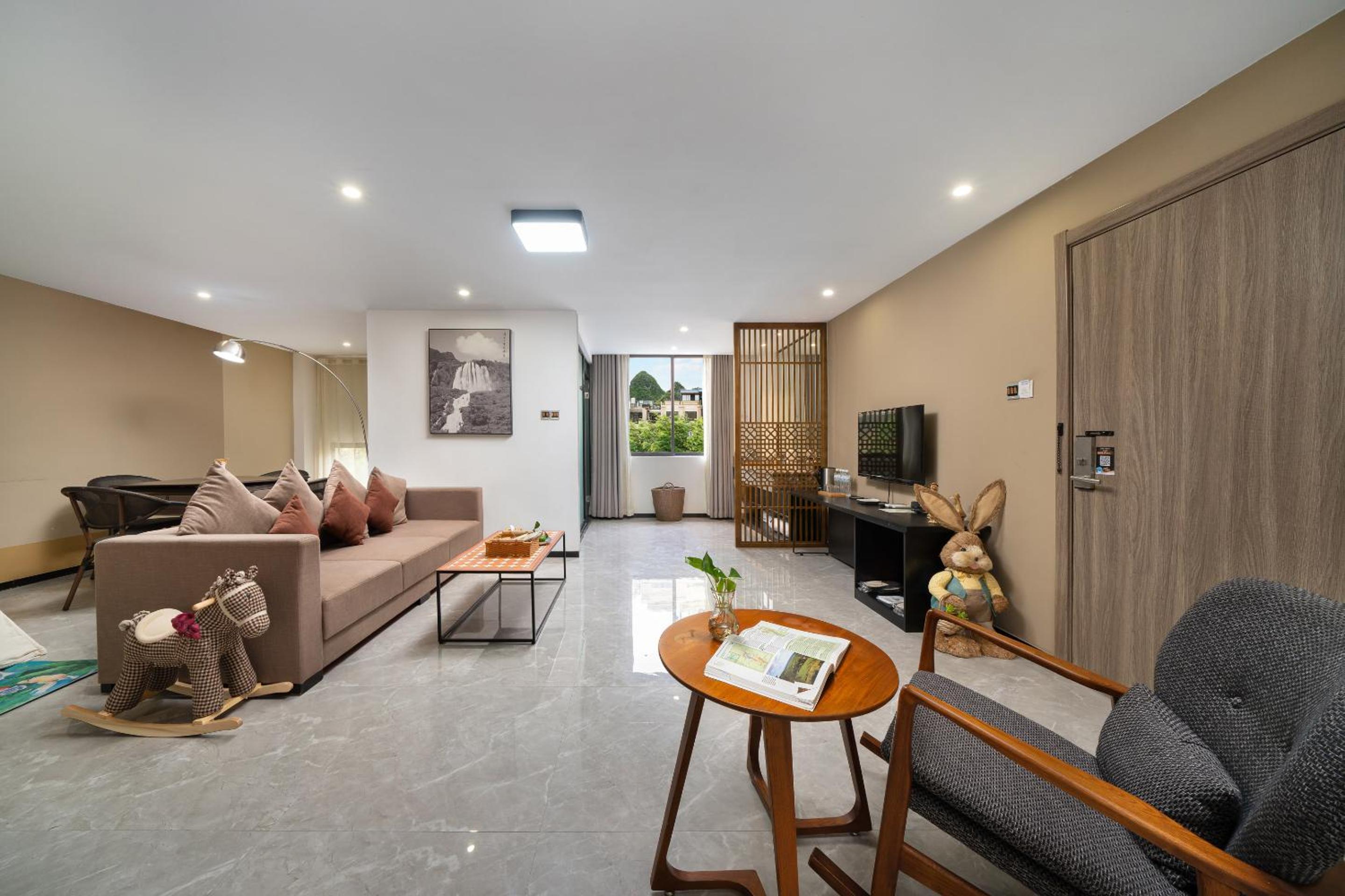 Two-Bedroom Suite - Photo 7