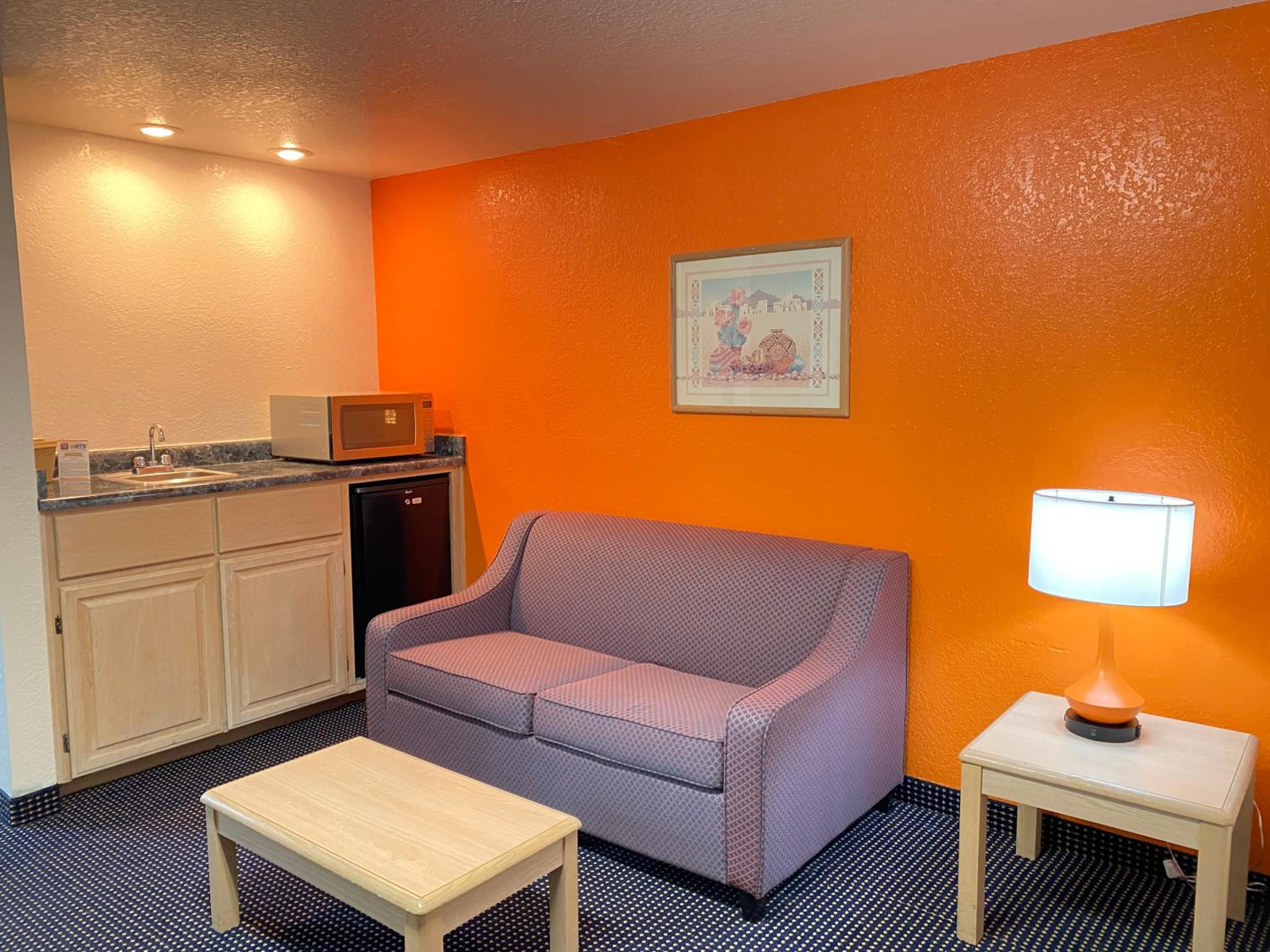 Studio Suite with Two Queen Beds - Non-Smoking photo 2