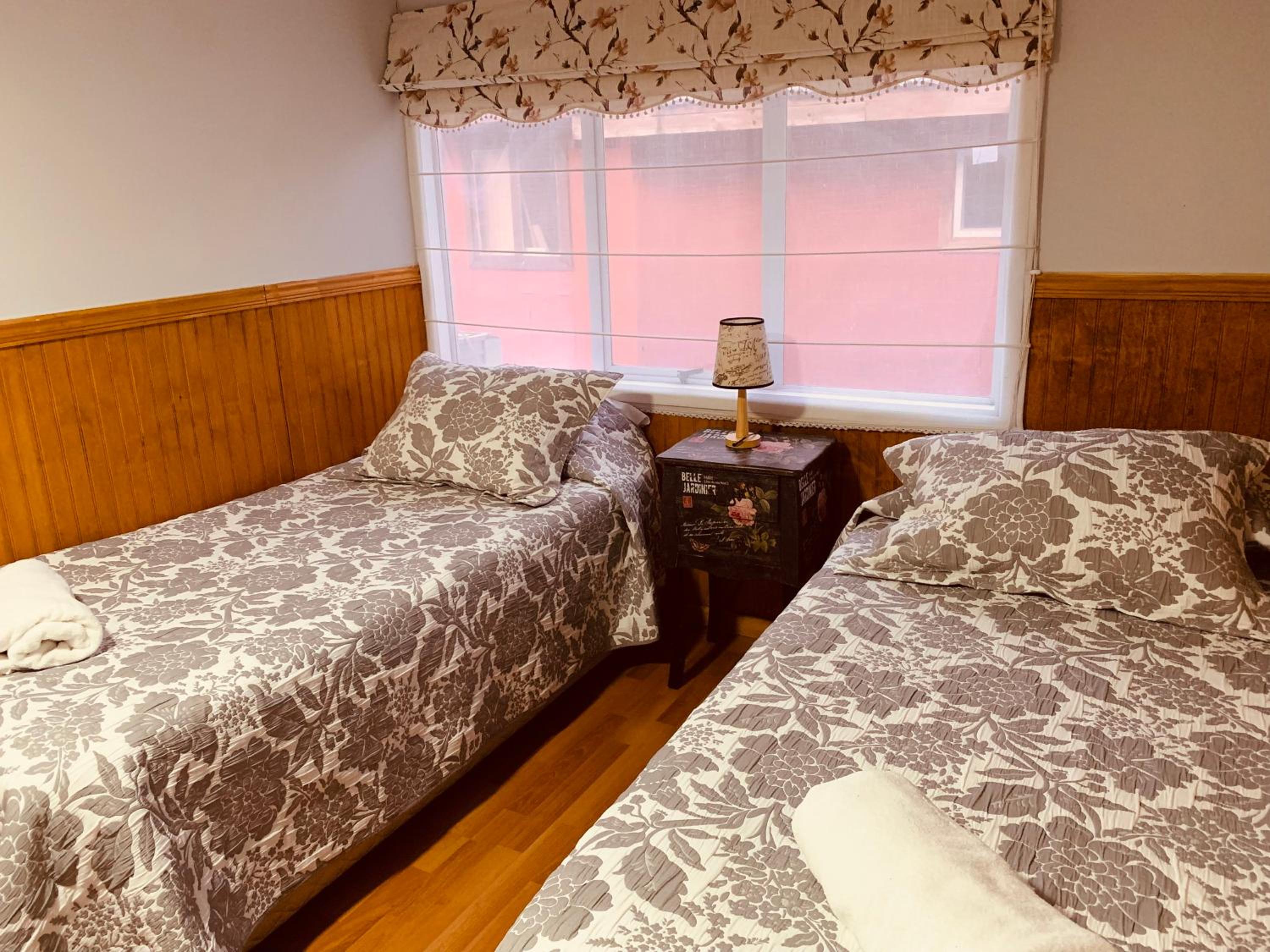 Quadruple Room with Private Bathroom photo 3