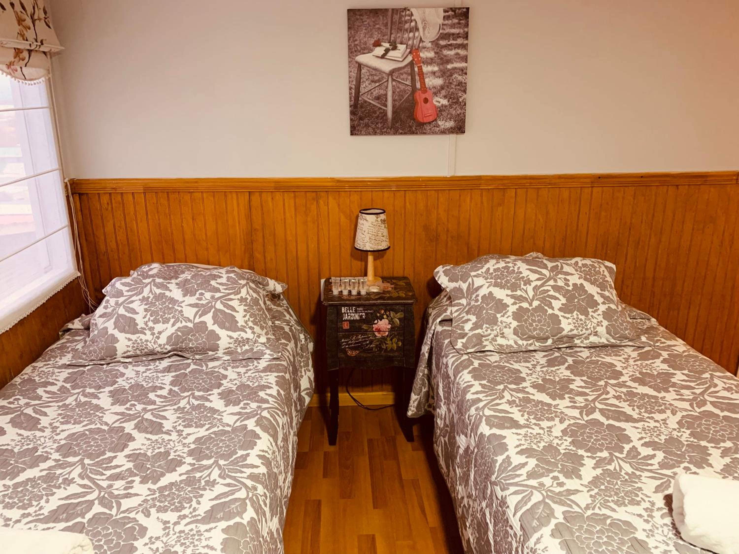 Quadruple Room with Private Bathroom photo 2