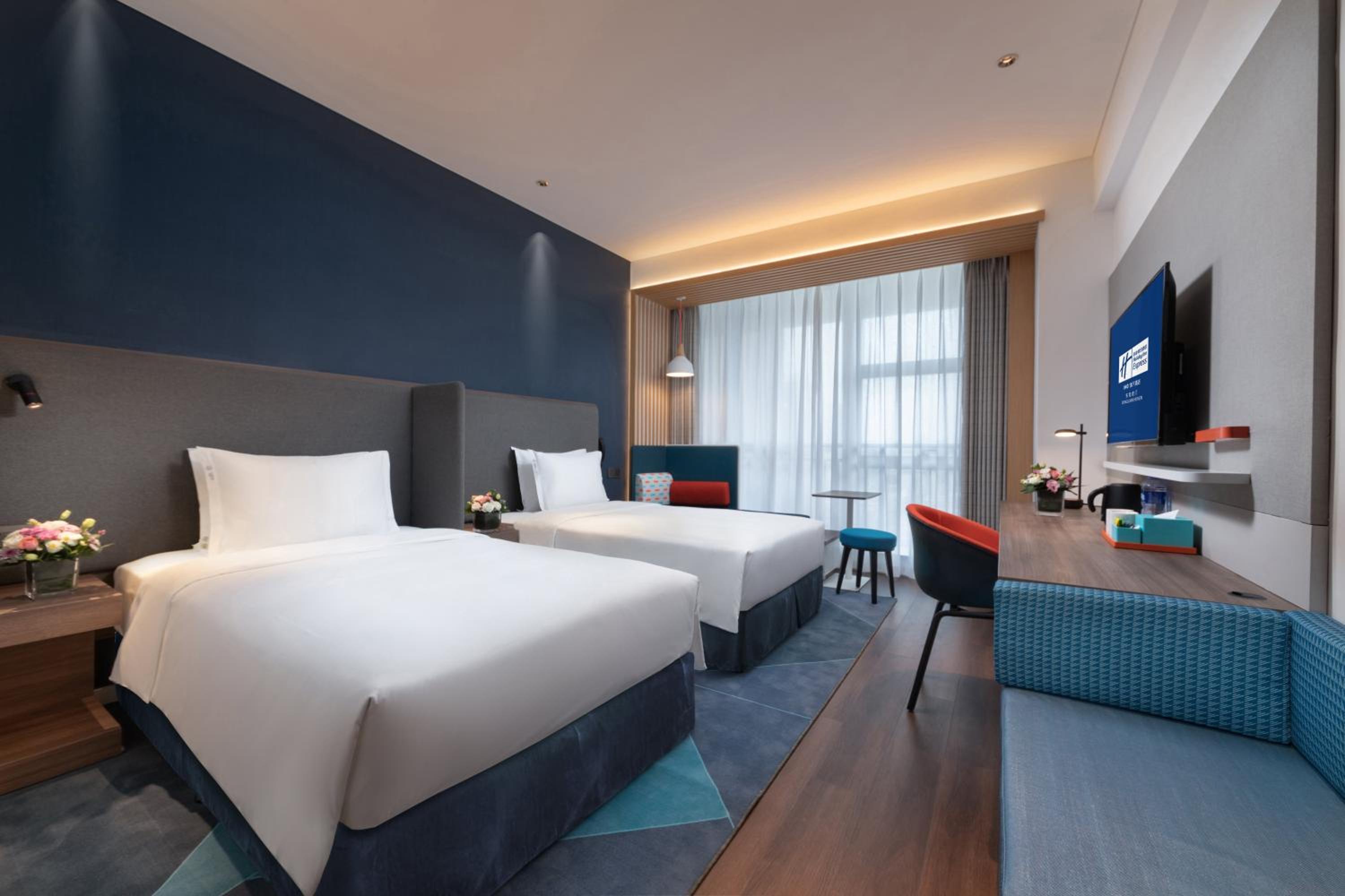 Standard Twin Room - Photo 8