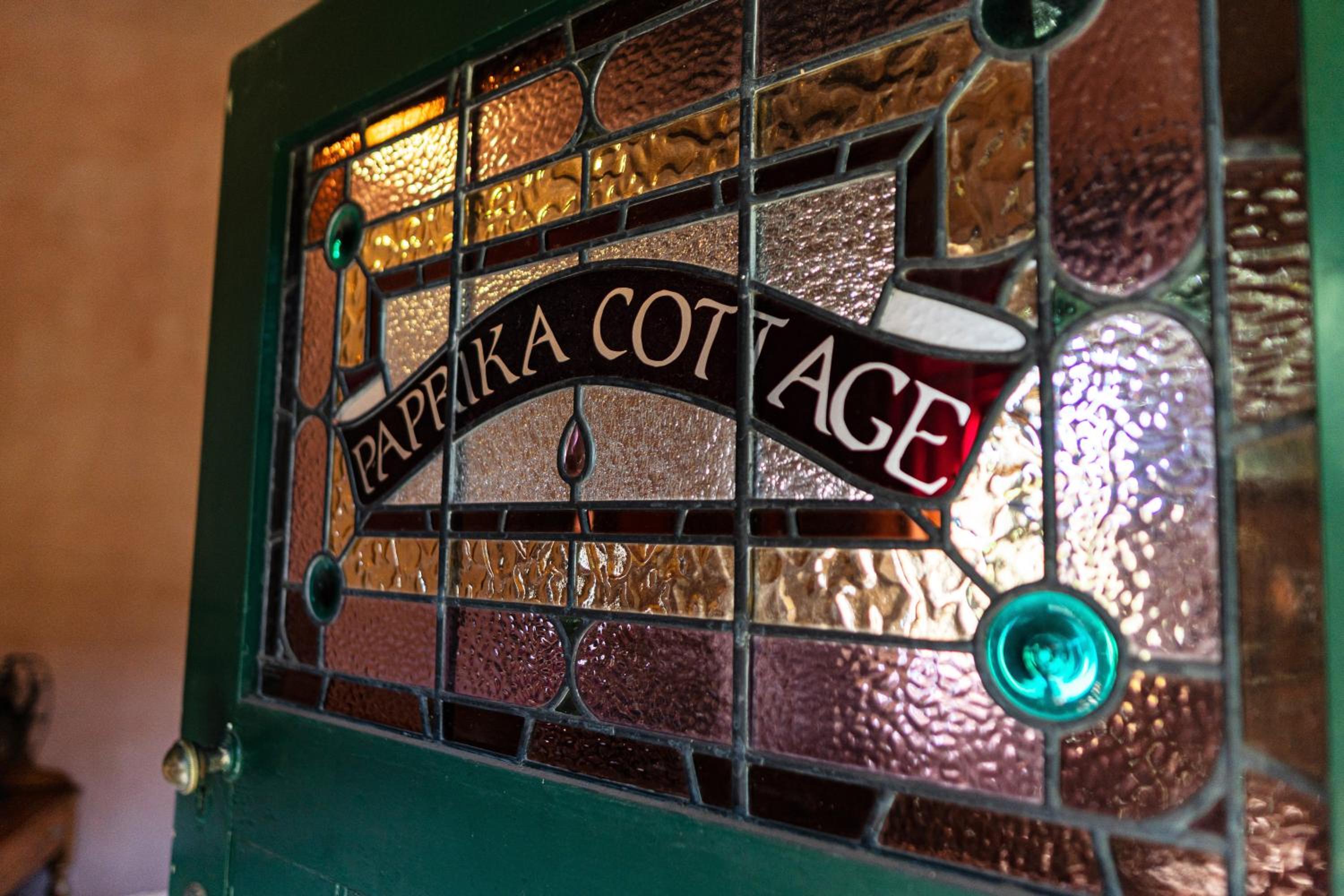 Two-Bedroom Cottage with Spa Bath - Paprika thumbnail 5