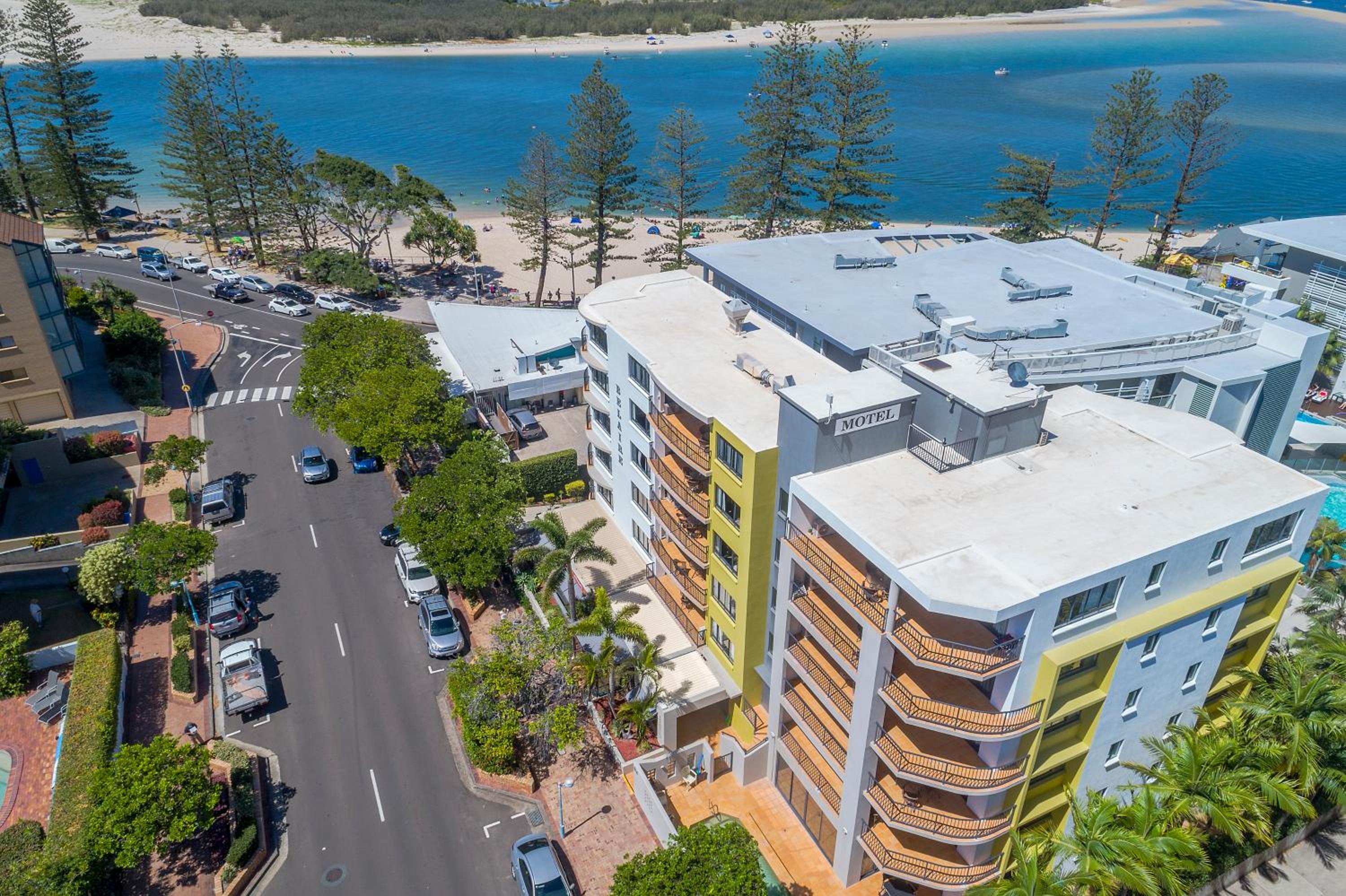 Large One Bedroom Apartment – Beachside