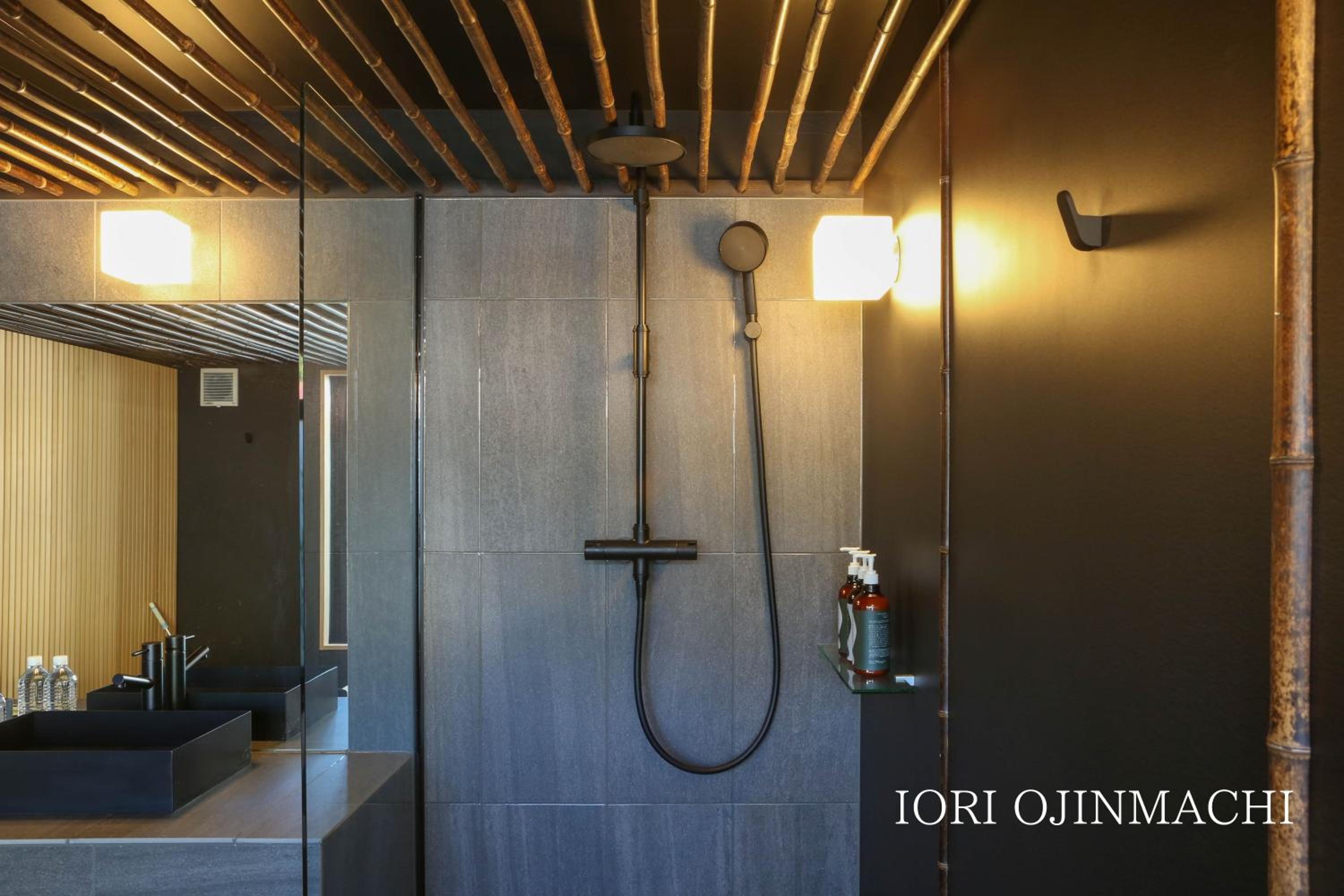 Deluxe Japanese Style Townhouse - IORI OJINMACHI with Historic atmosphere & Luxury bath photo 2