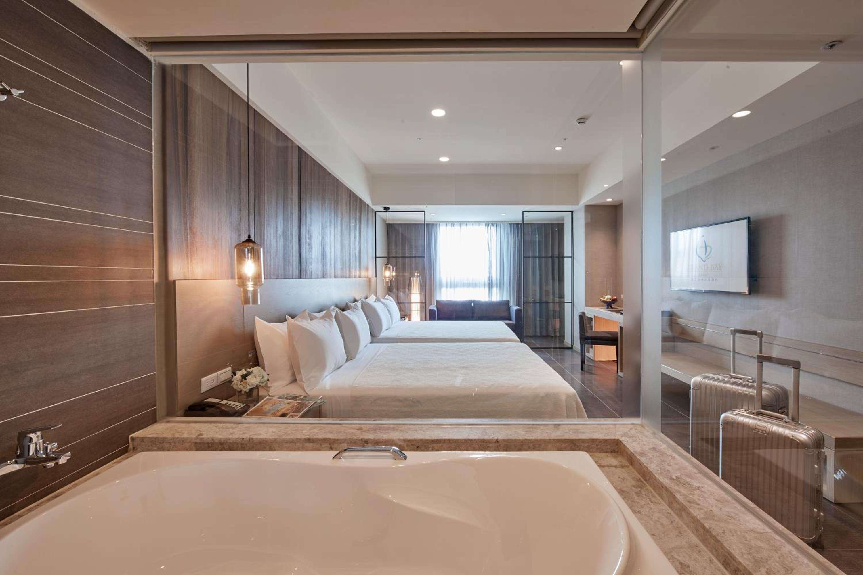 Deluxe Queen Room with Two Queen Beds photo 3