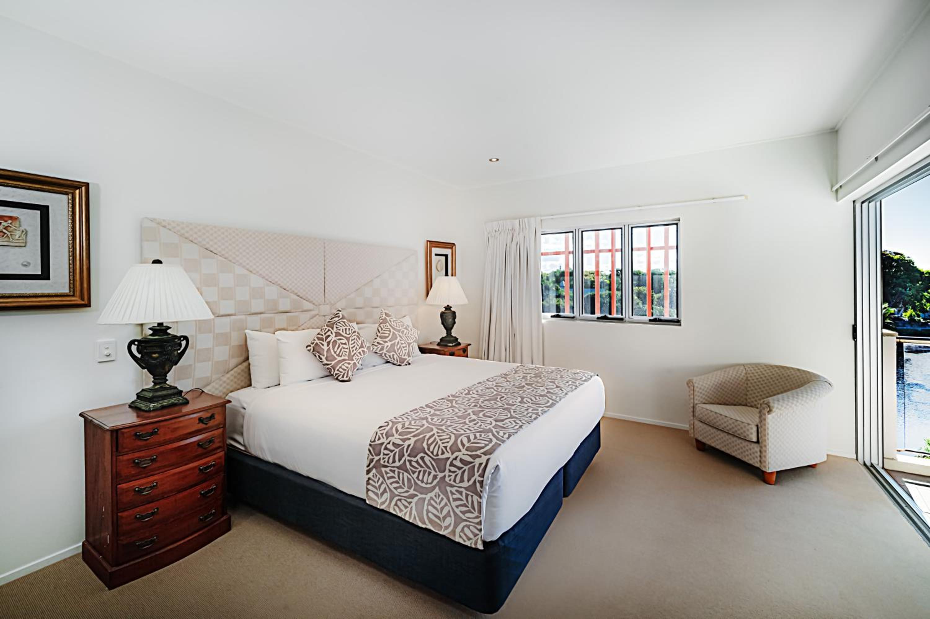 Three-Bedroom Apartment With Lagoon View photo 1