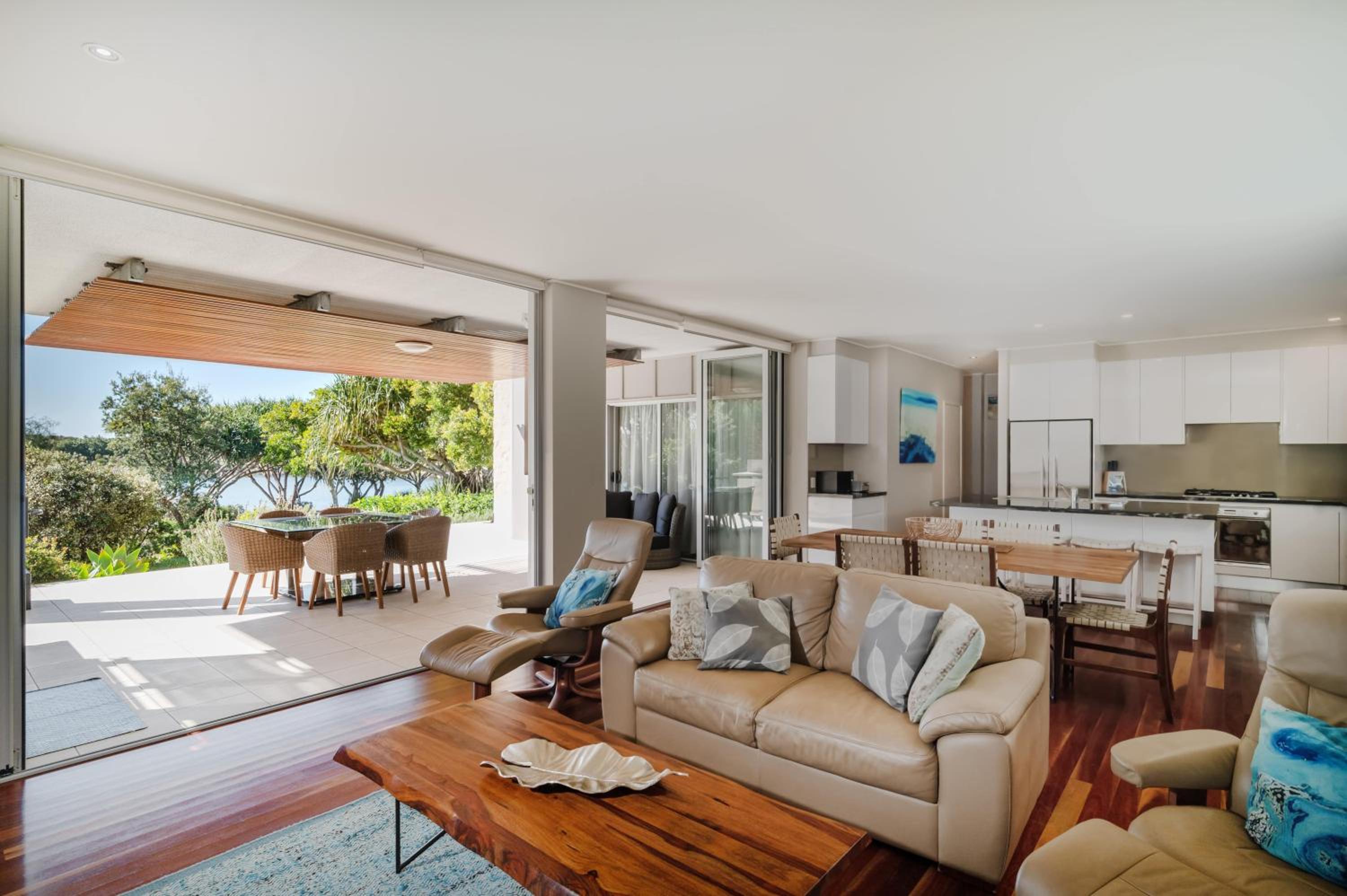 Two-Bedroom Apartment With Lagoon View photo 3