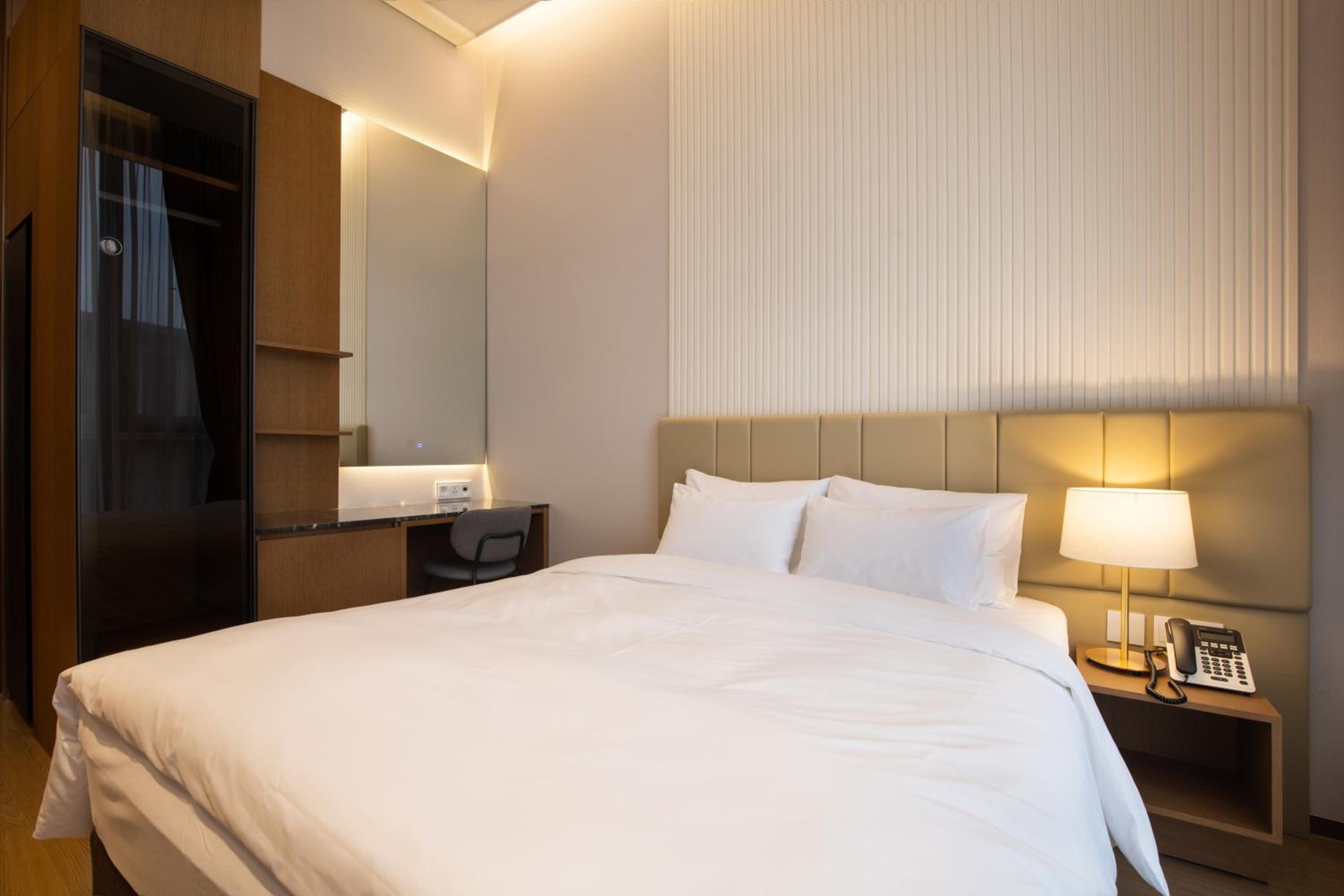 Standard Double Room - Photo 4
