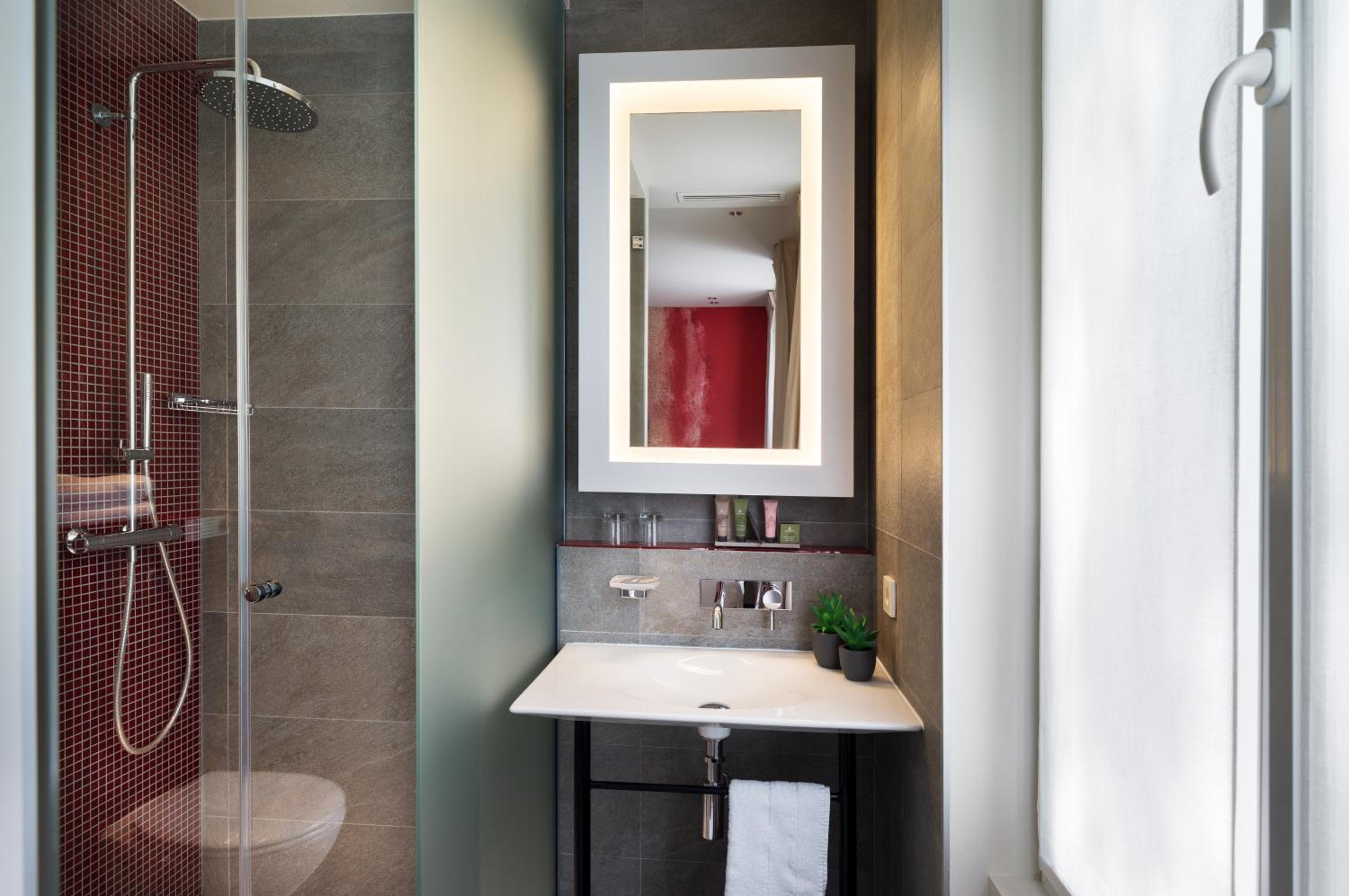 Superior Double or Twin Room photo 2
