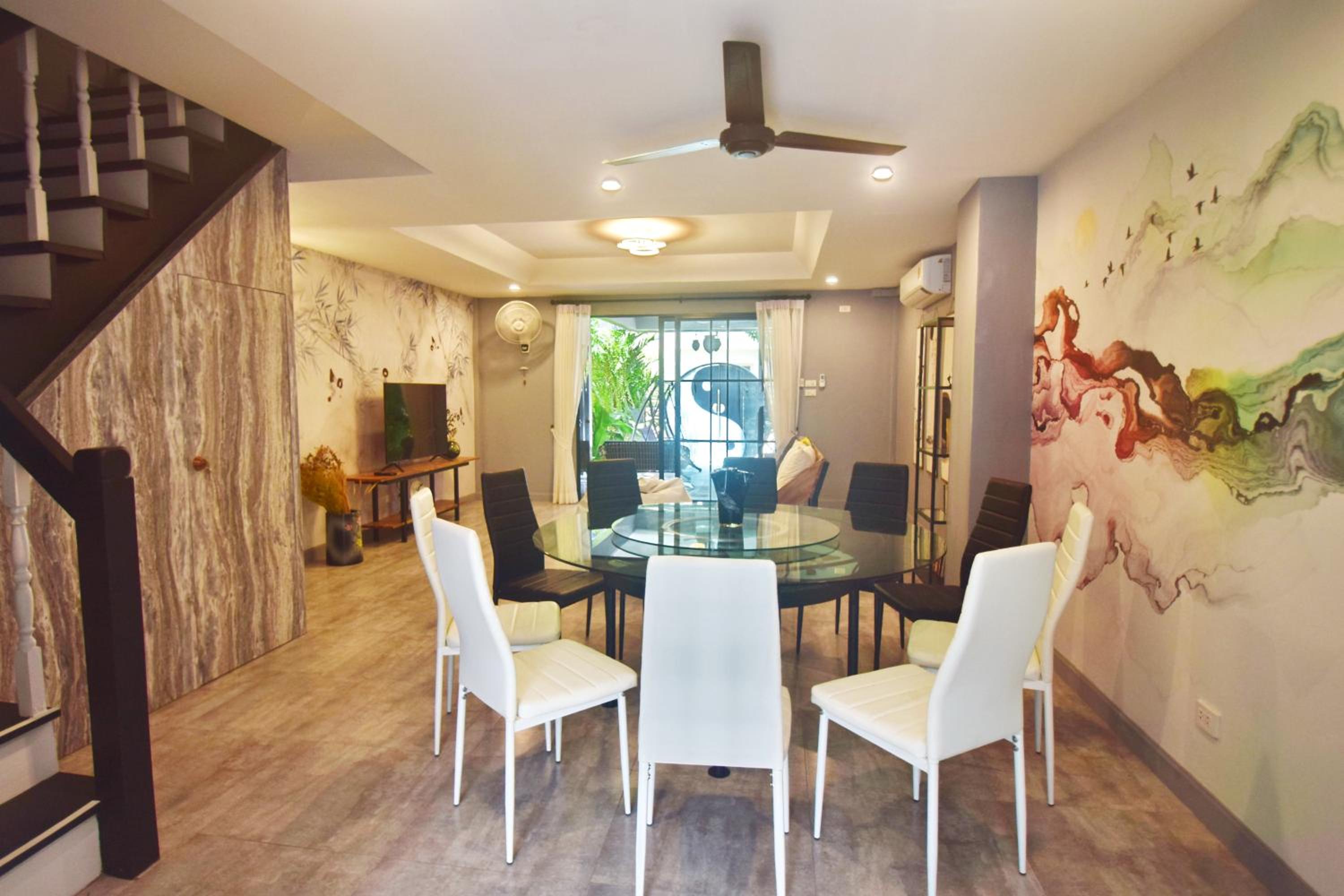 Three-Bedroom Townhouse - Photo 43