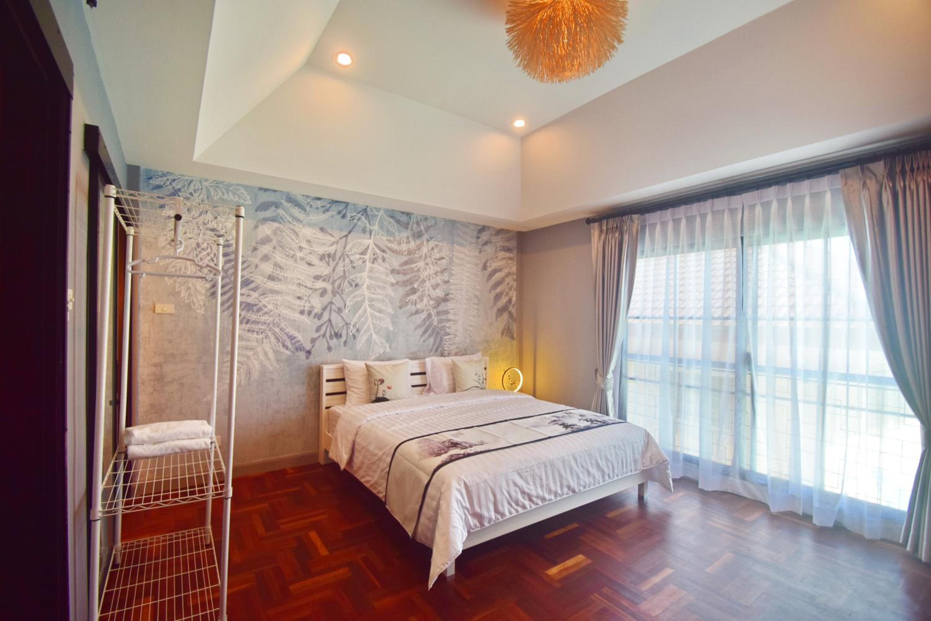 Three-Bedroom Townhouse - Photo 38