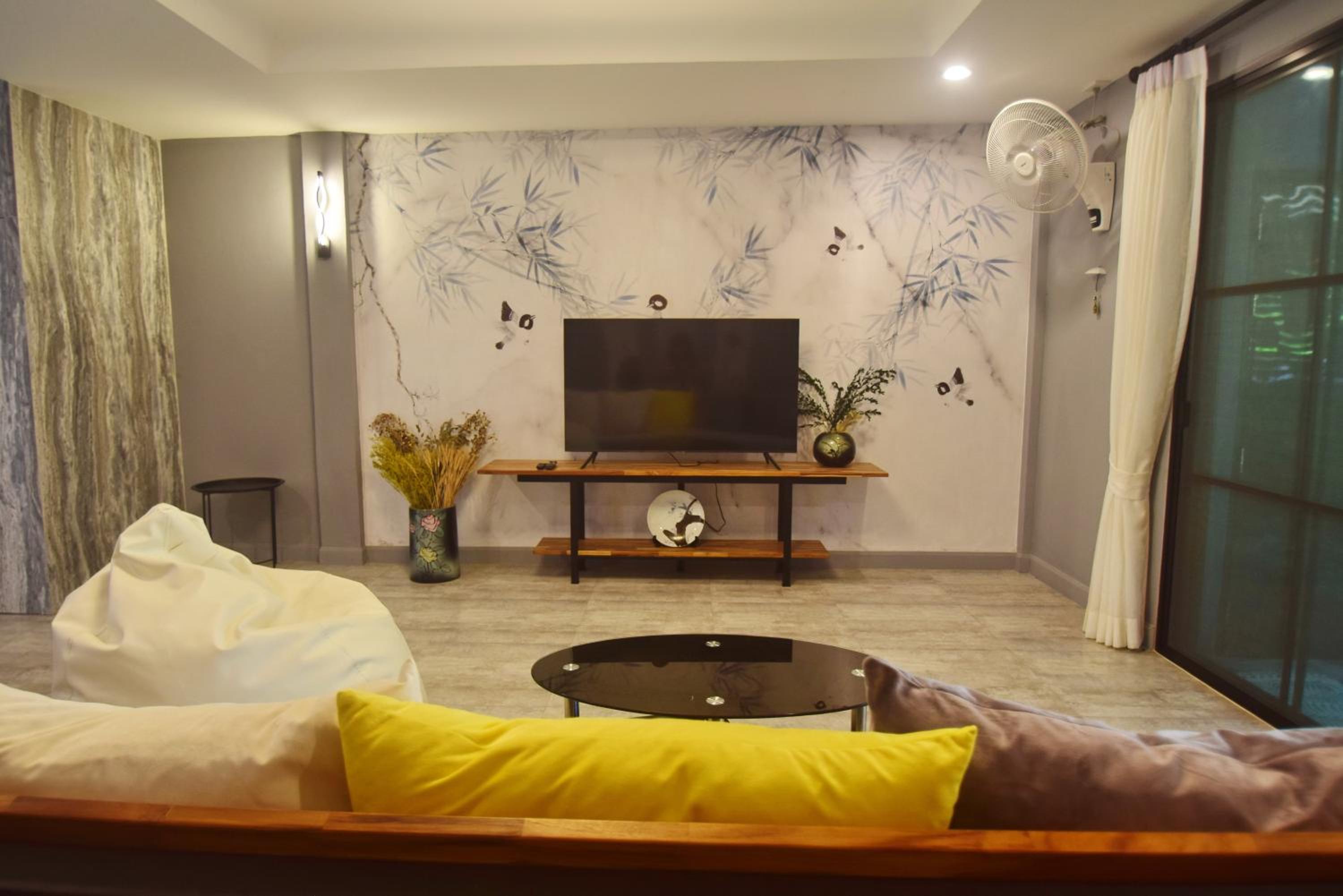 Three-Bedroom Townhouse - Photo 37