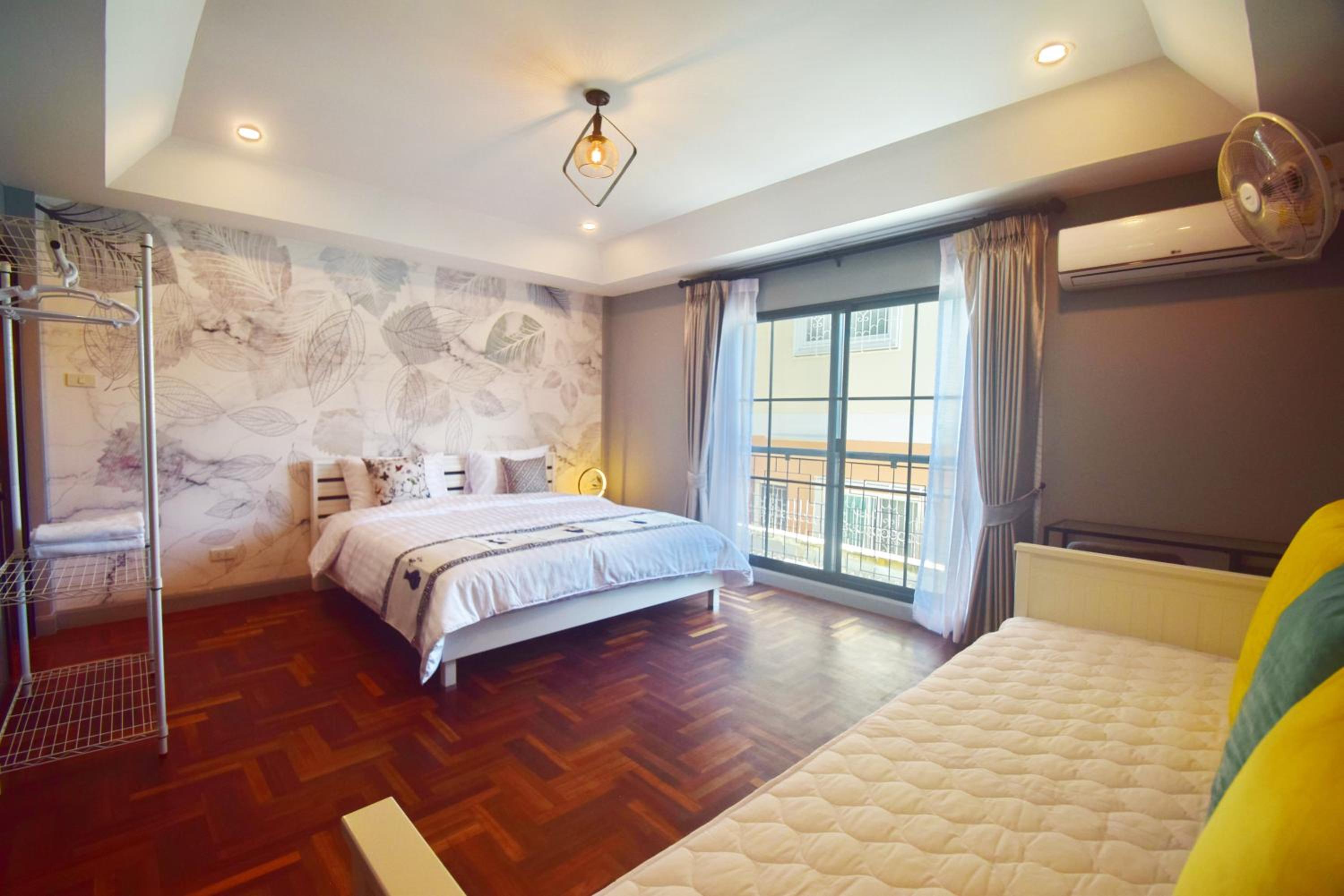 Three-Bedroom Townhouse - Photo 31