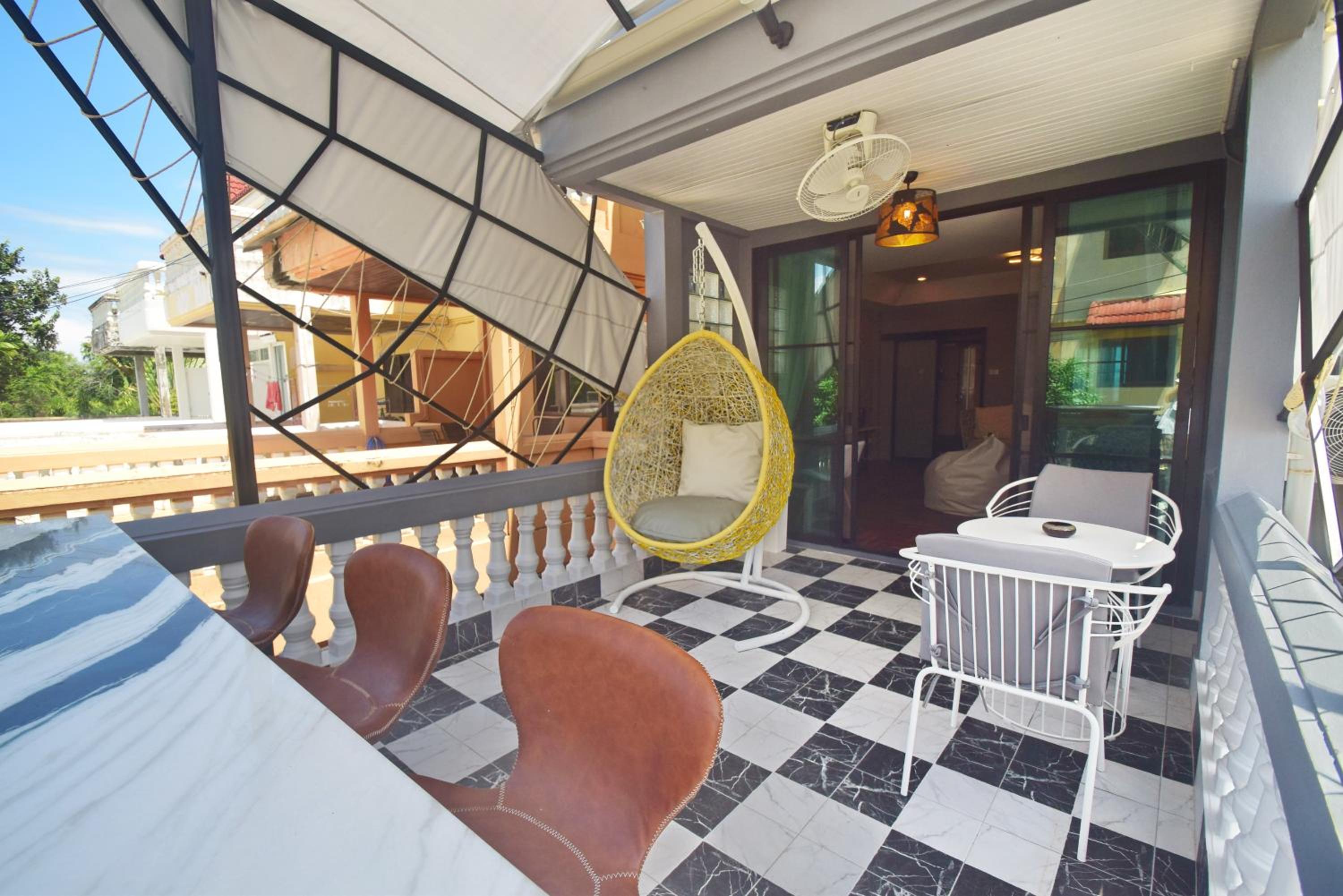 Three-Bedroom Townhouse - Photo 20