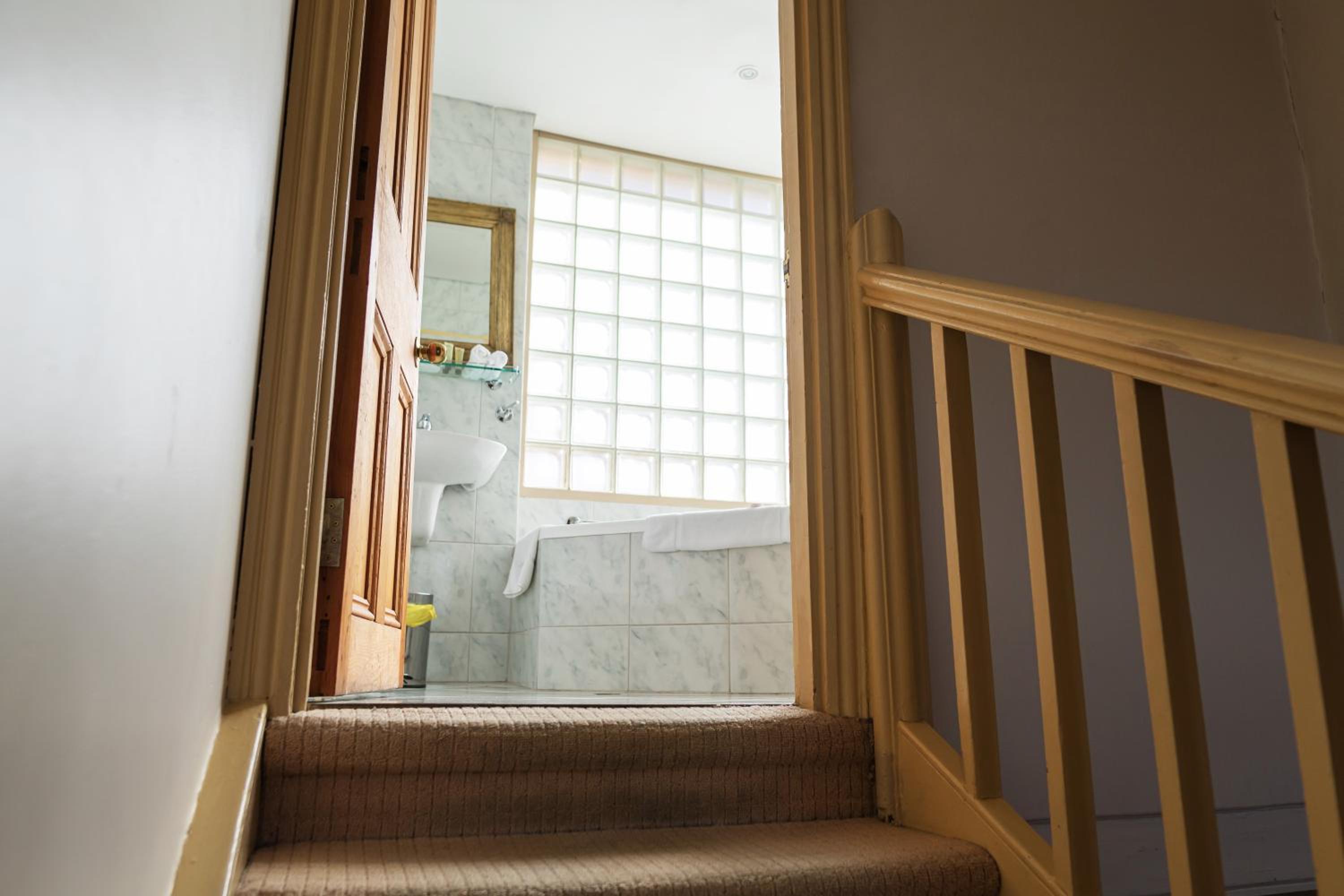 Two-Bedroom Penthouse Apartment - Residency with Spa Bath - Photo 20