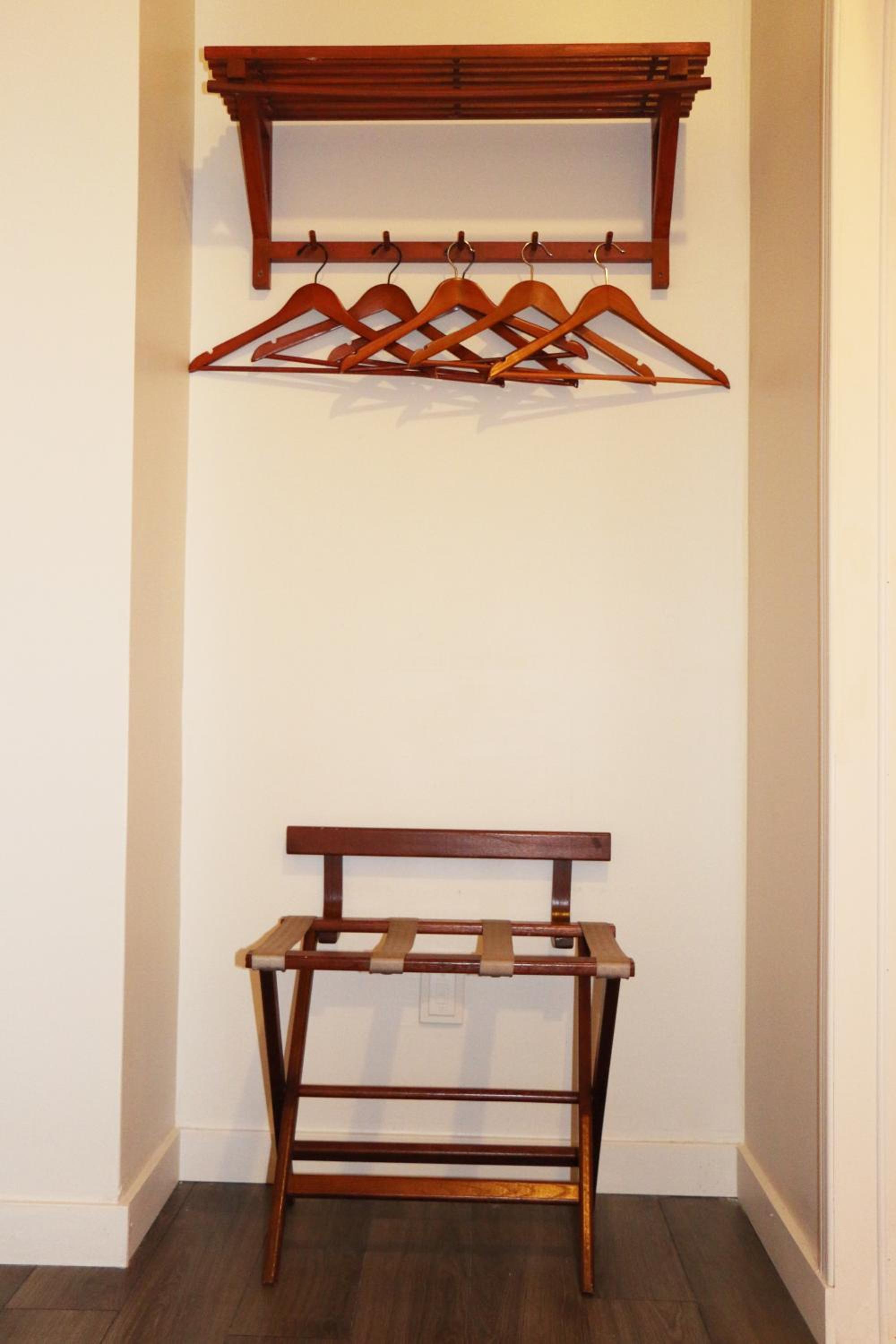 Family Room, 2 Double Beds - Photo 9