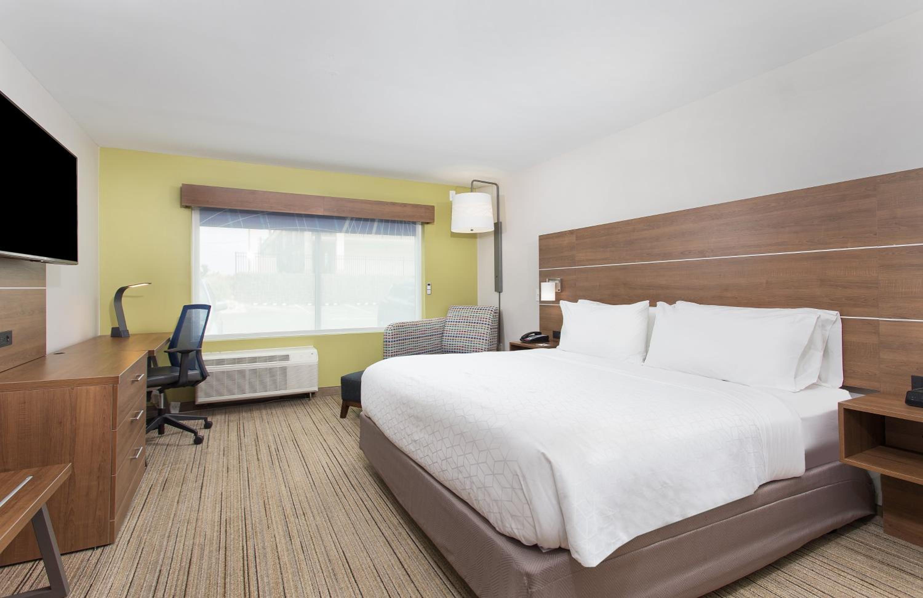 Standard King Room with Mobility Accessible Roll-In Shower