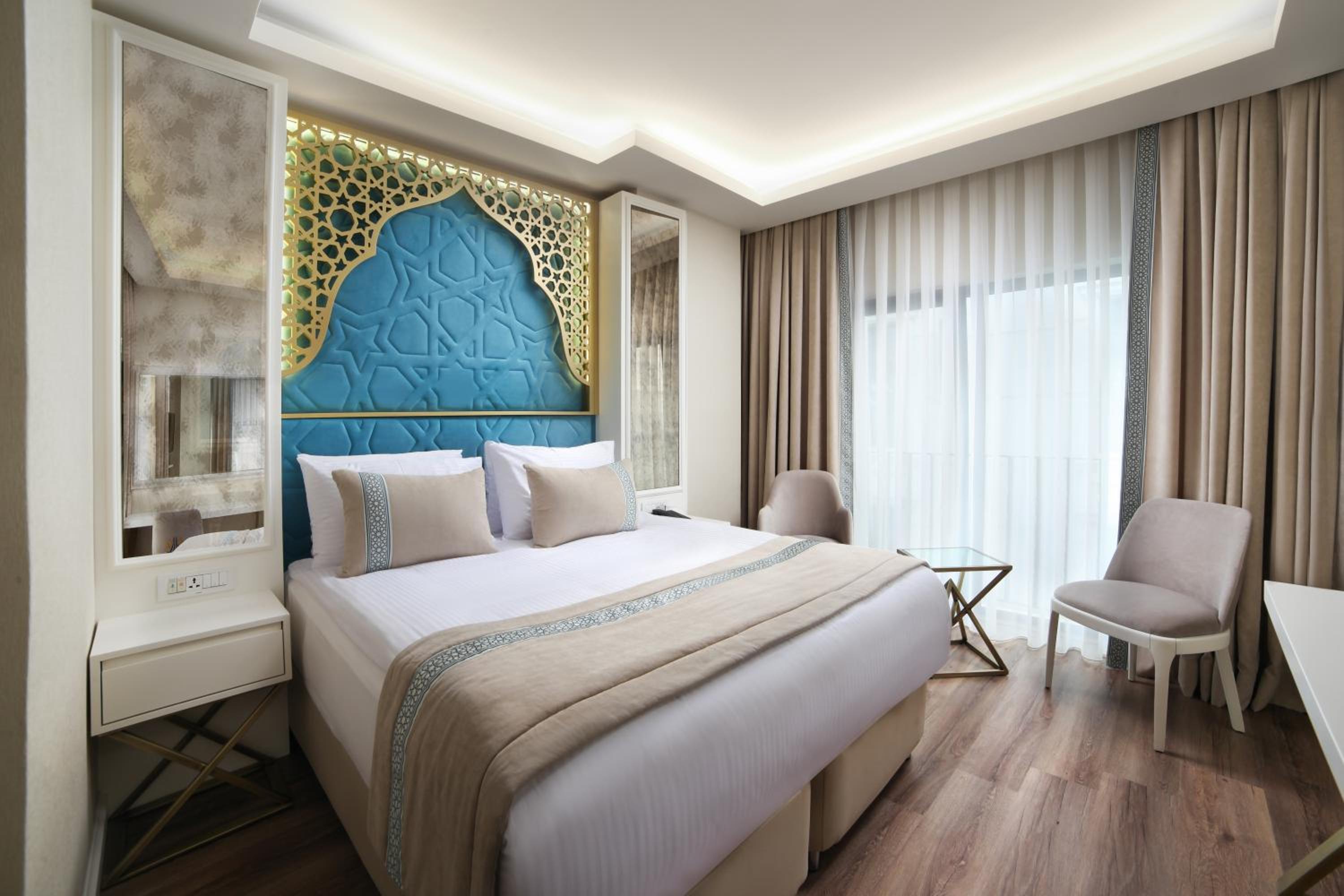 Standard Double or Twin Room photo 3