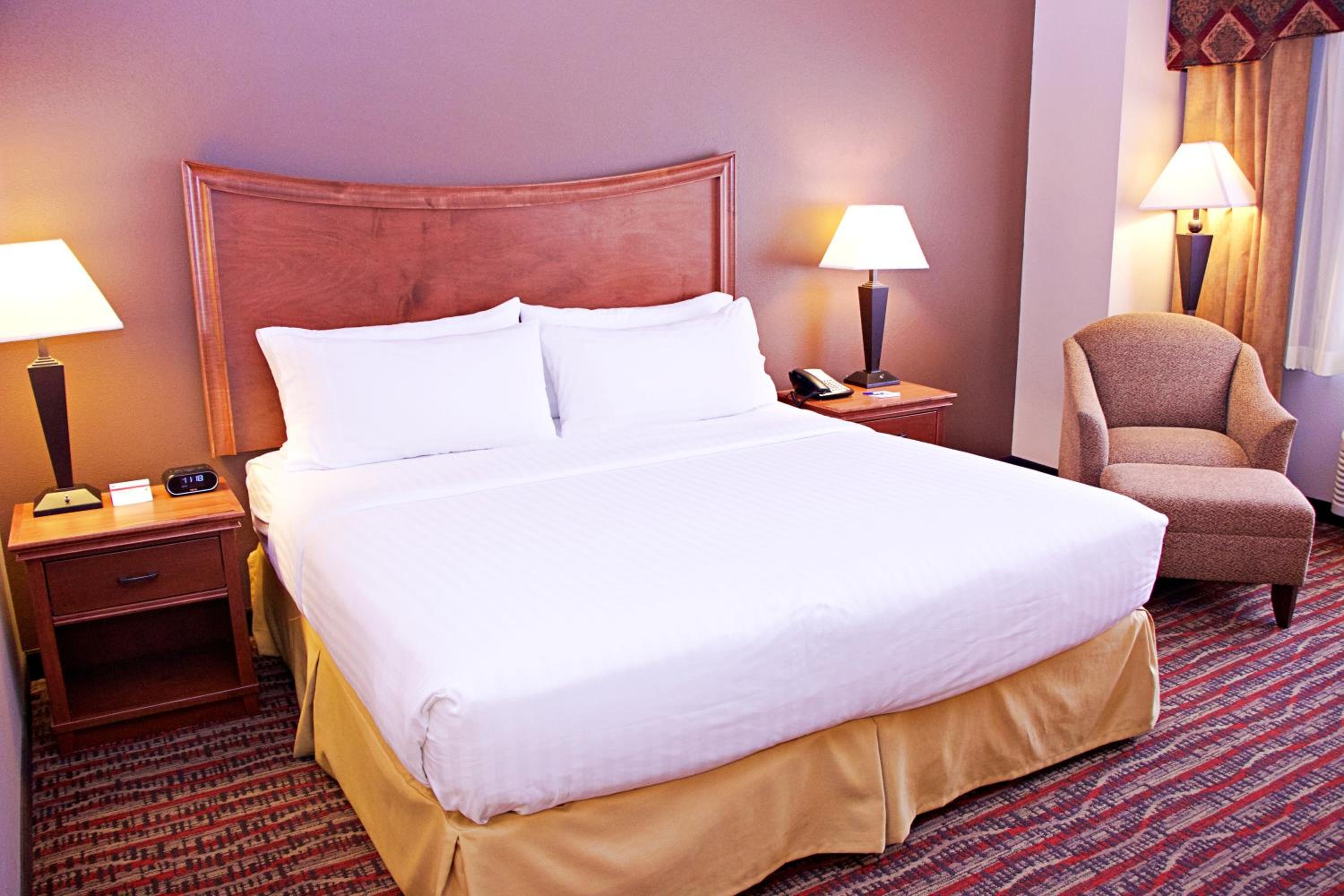 Standard King Room - Photo 1