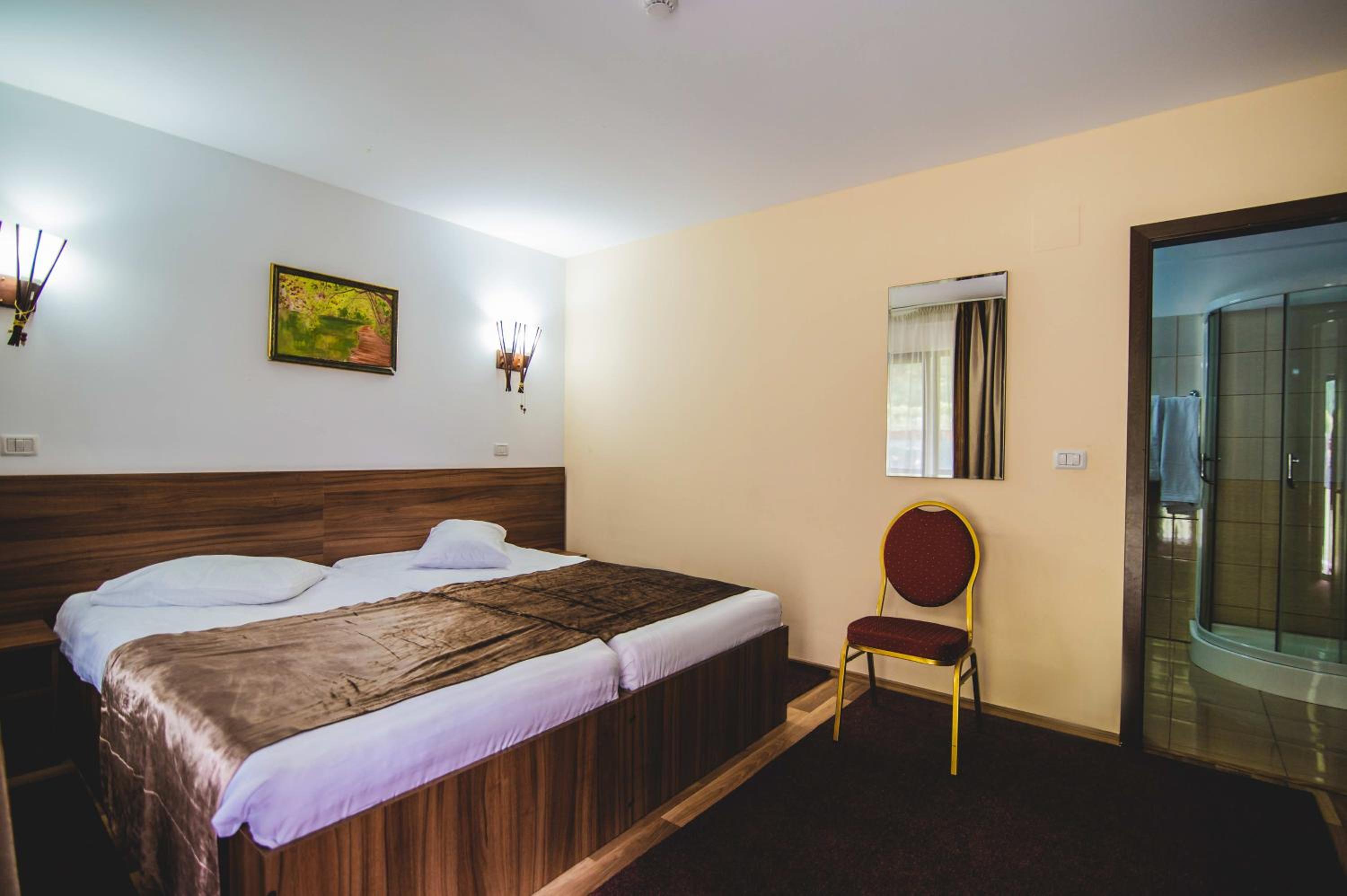 Standard Double or Twin Room Building B with River View - Without Pool Access photo 2
