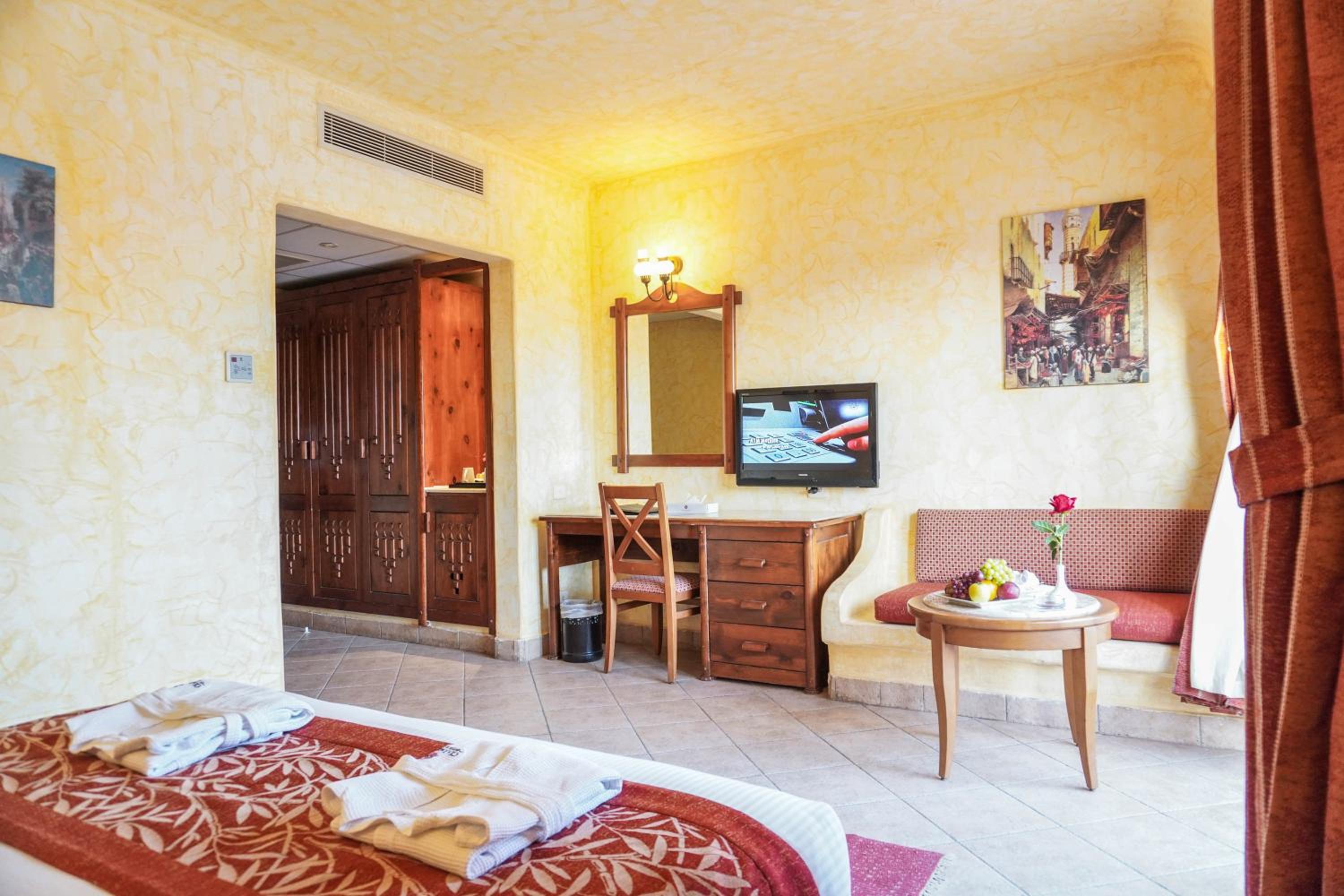 Standard Room with Garden View