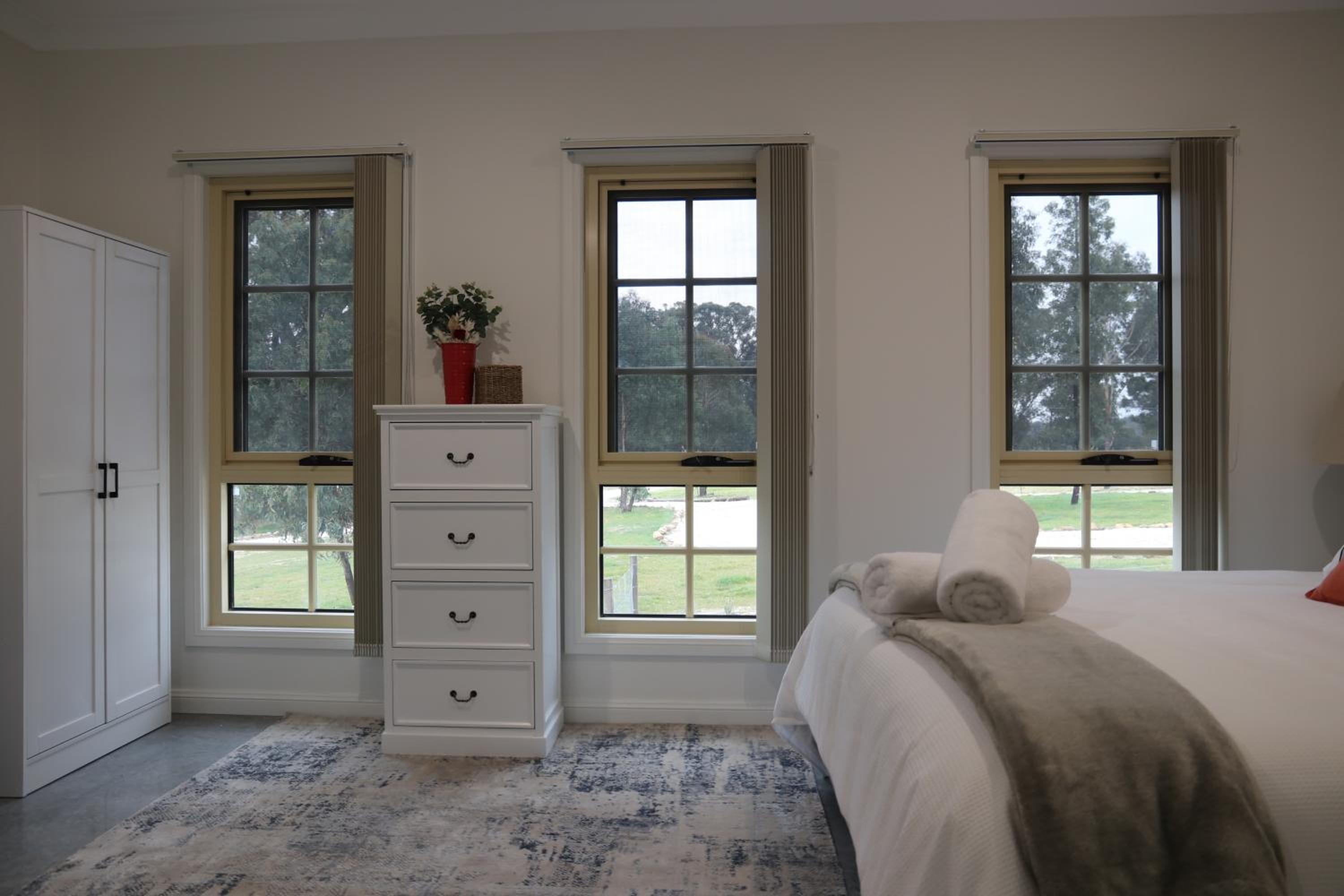 King Suite with Balcony - Photo 15