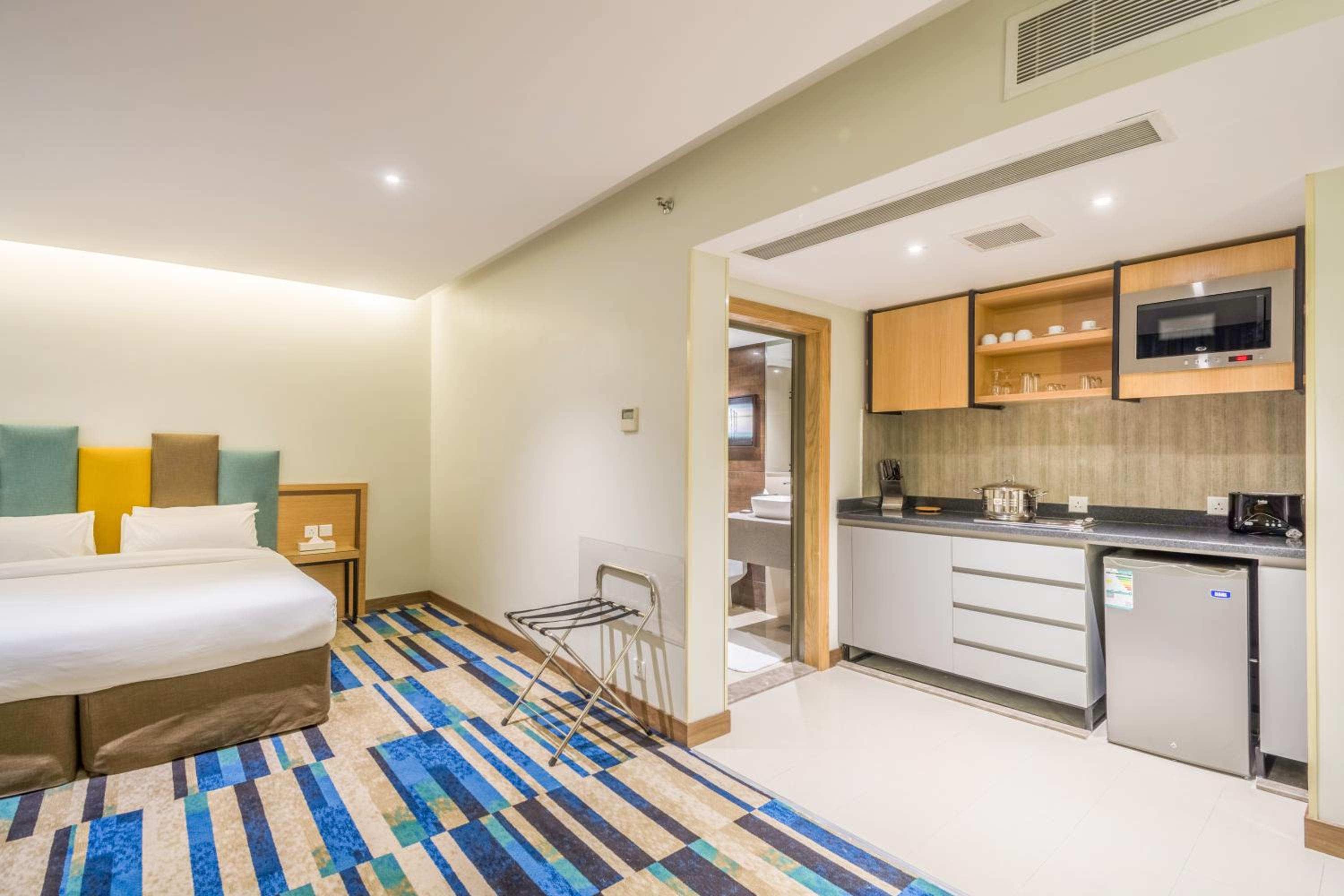 Deluxe Room - Photo 3