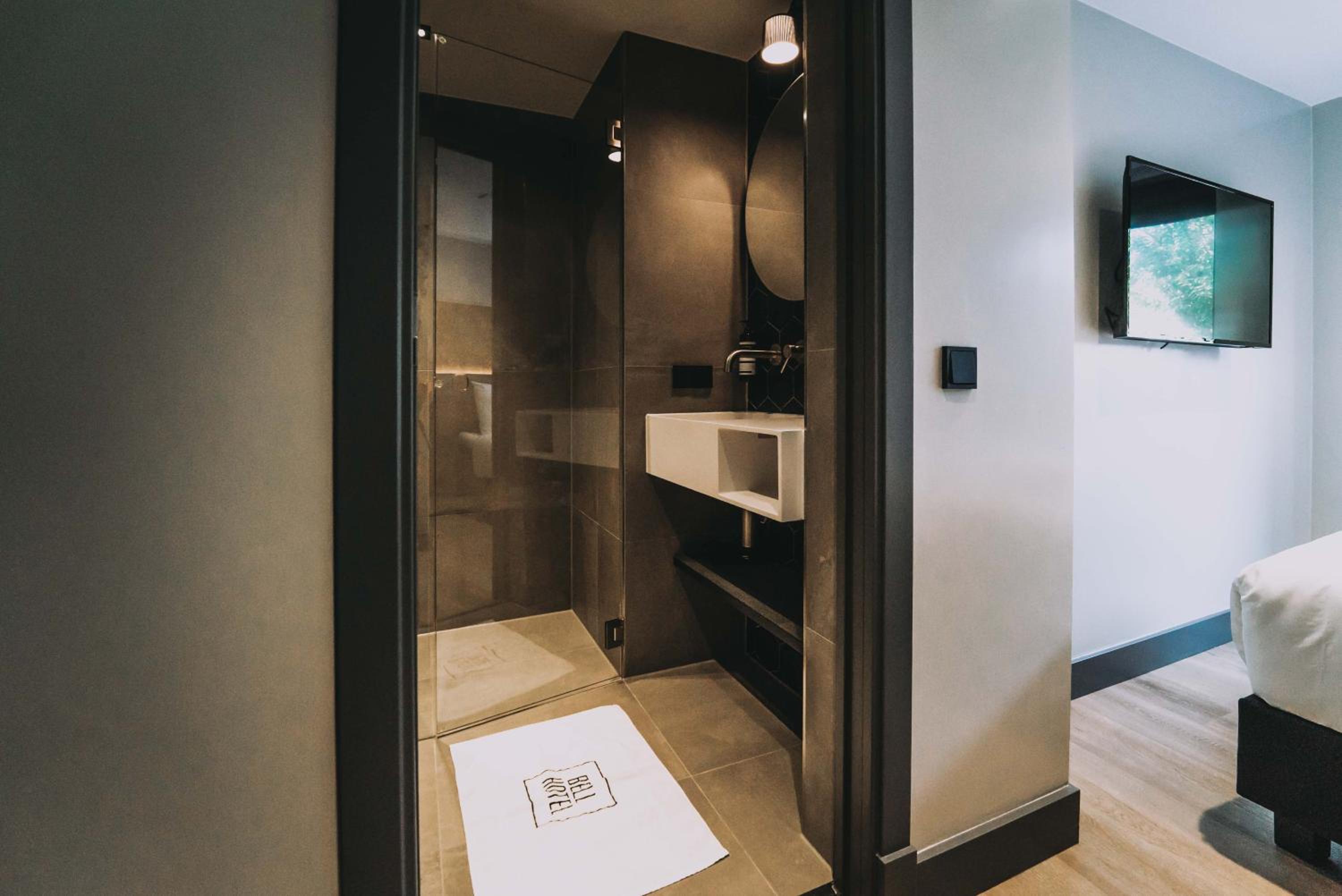 Small Double Room with Terrace - Photo 3