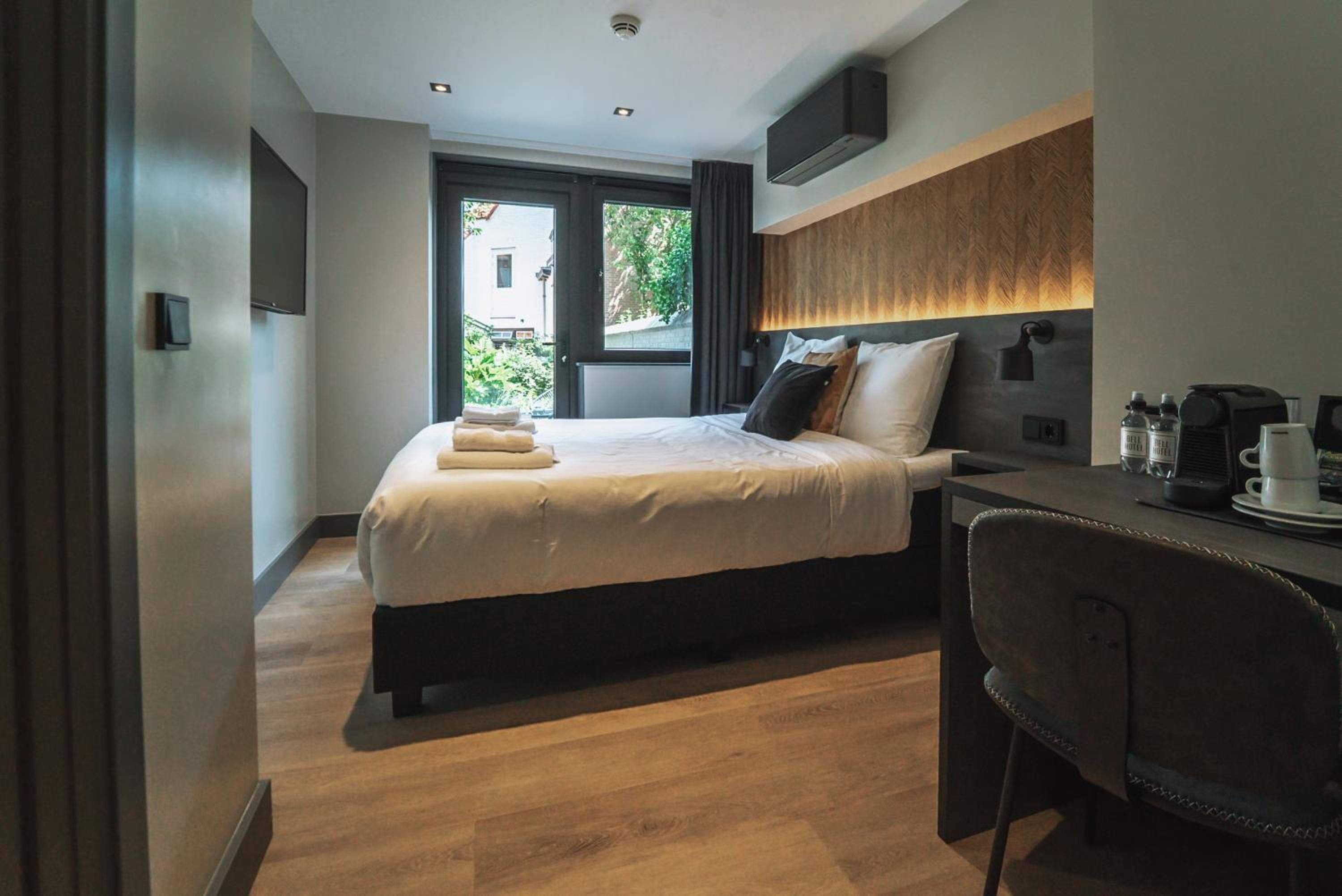 Small Double Room with Terrace - Photo 1