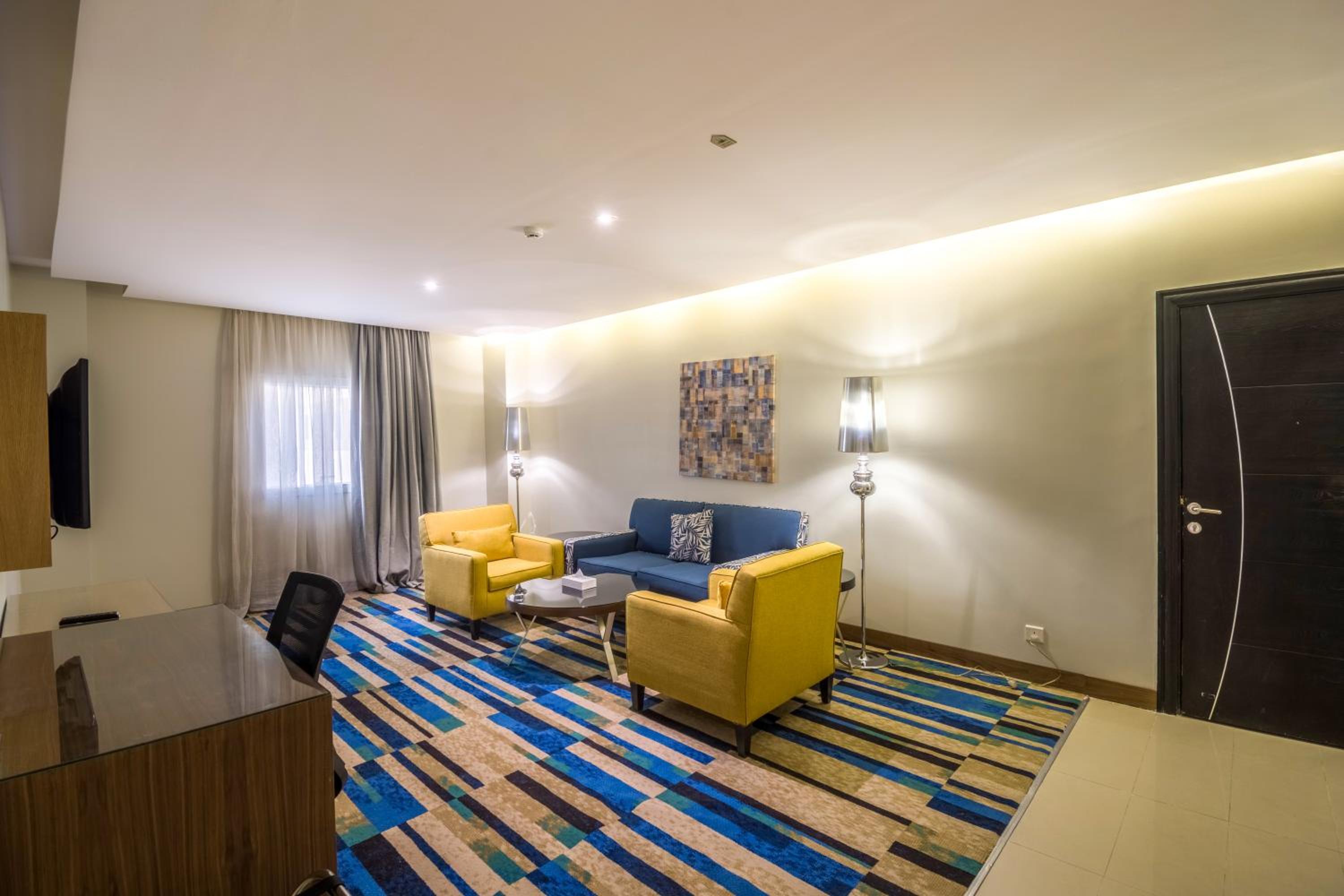Deluxe Suite - Photo 6