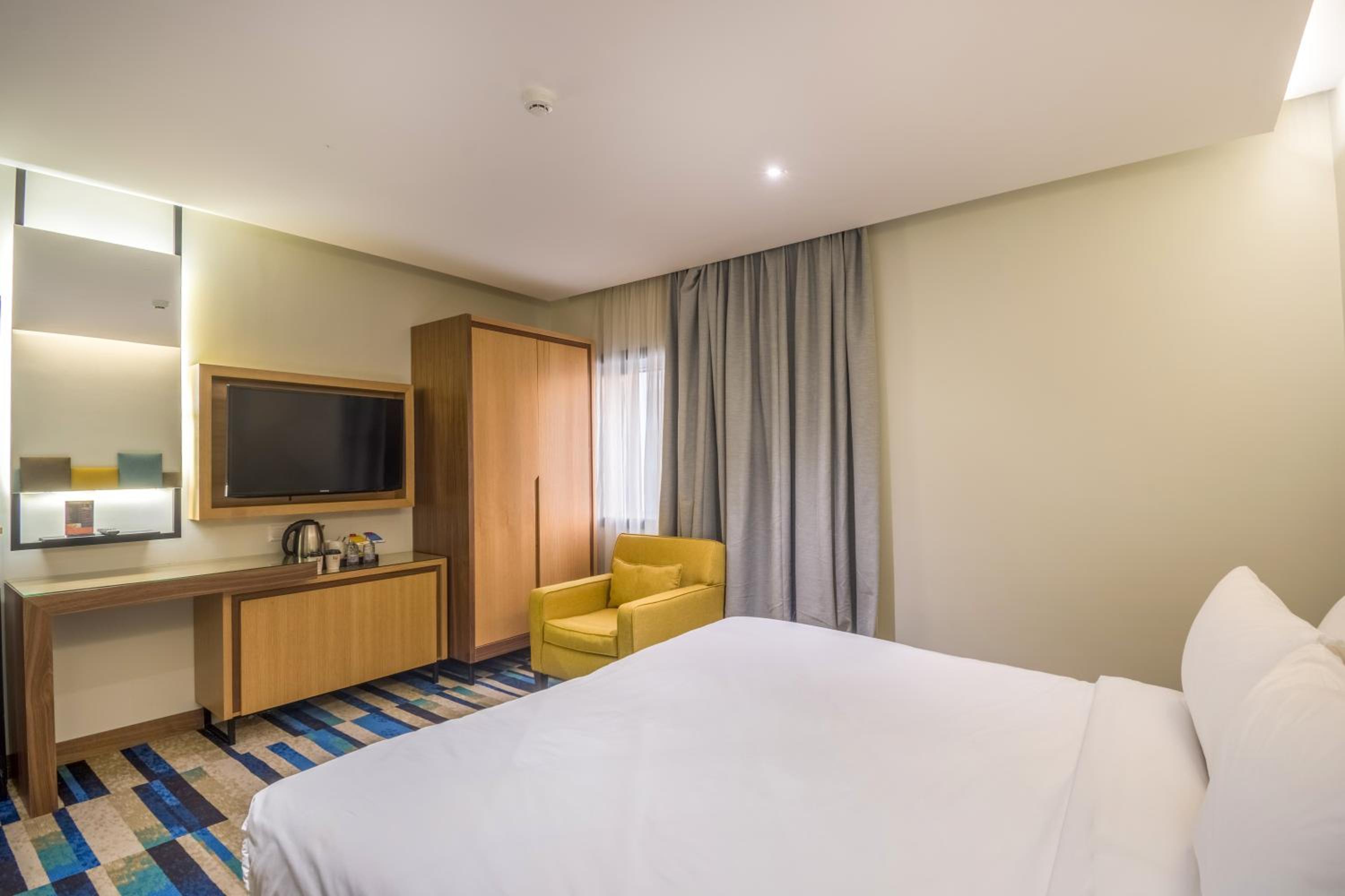 Deluxe Suite - Photo 2