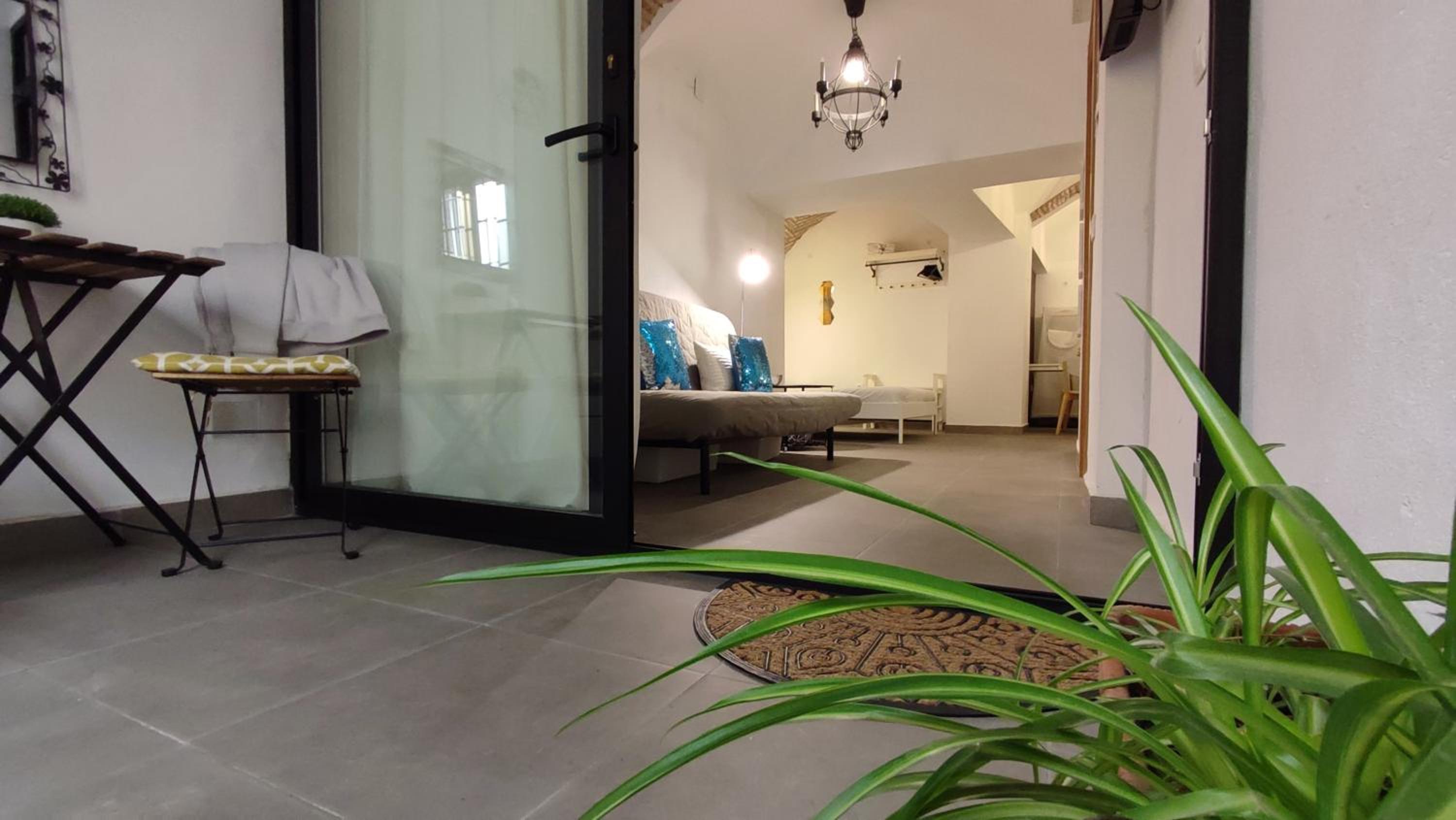 Studio Apartment with Patio - Photo 1