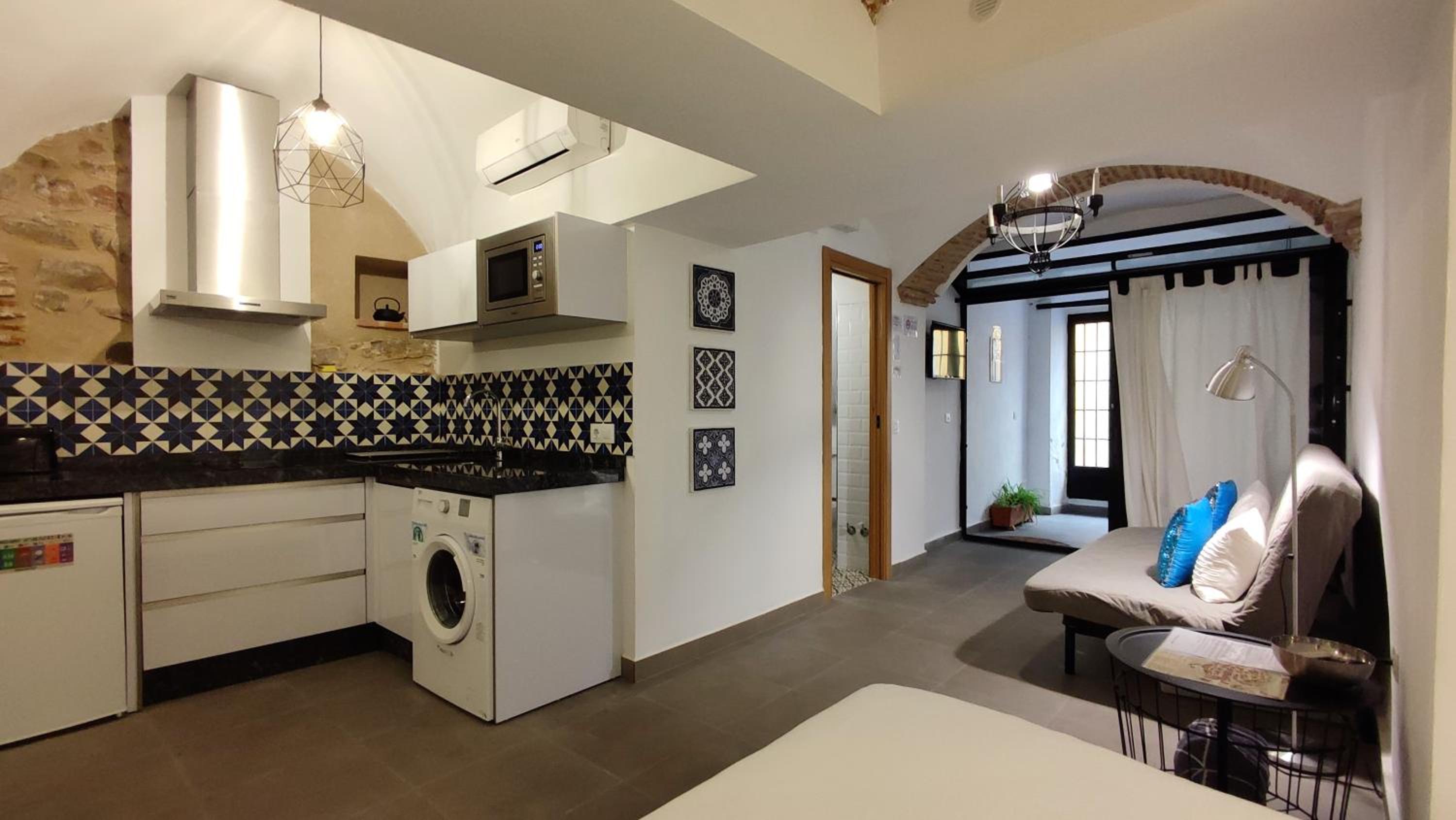 Studio Apartment with Patio - Photo 10
