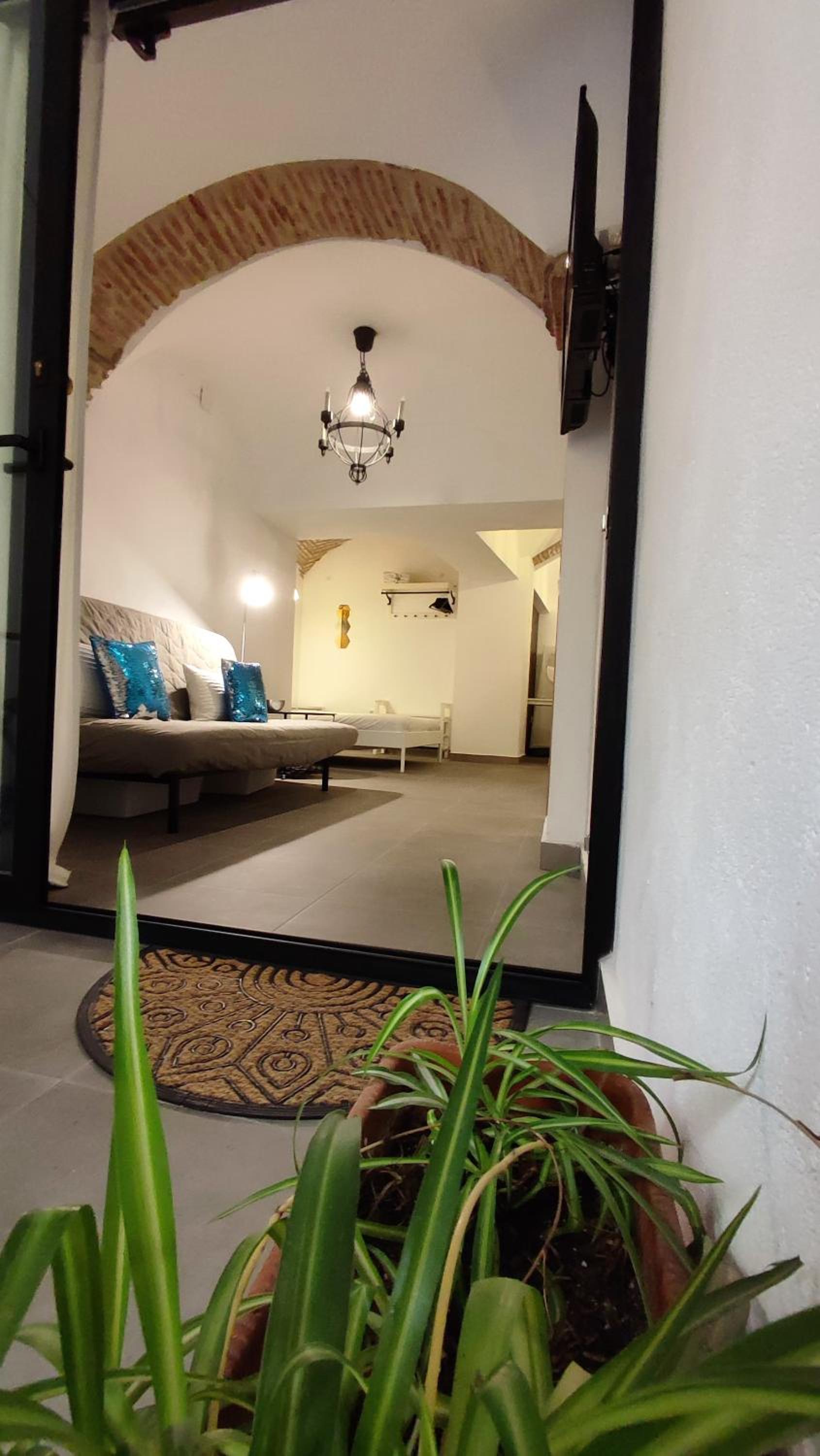 Studio Apartment with Patio - Photo 6
