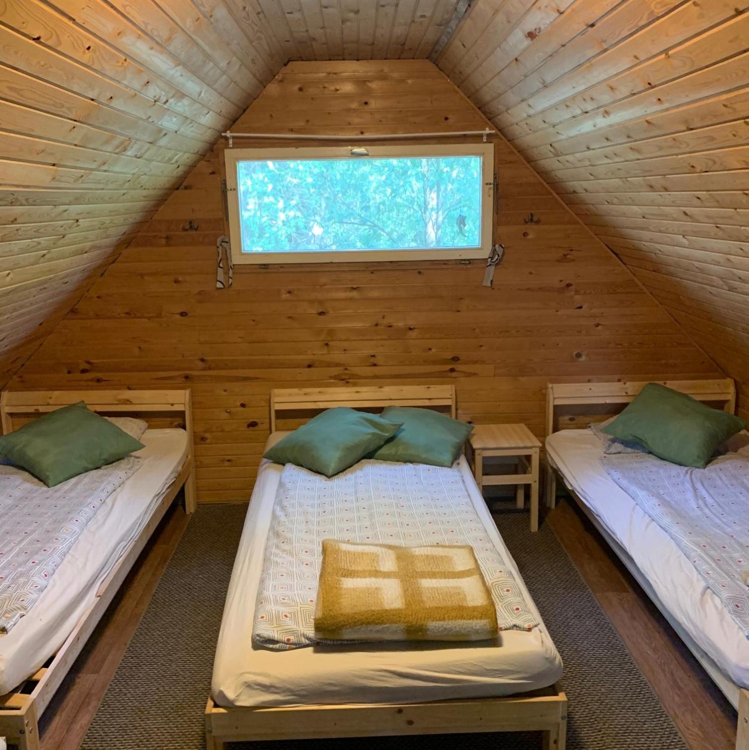 Bungalow (5 Adults) with Shared Bathroom photo 1