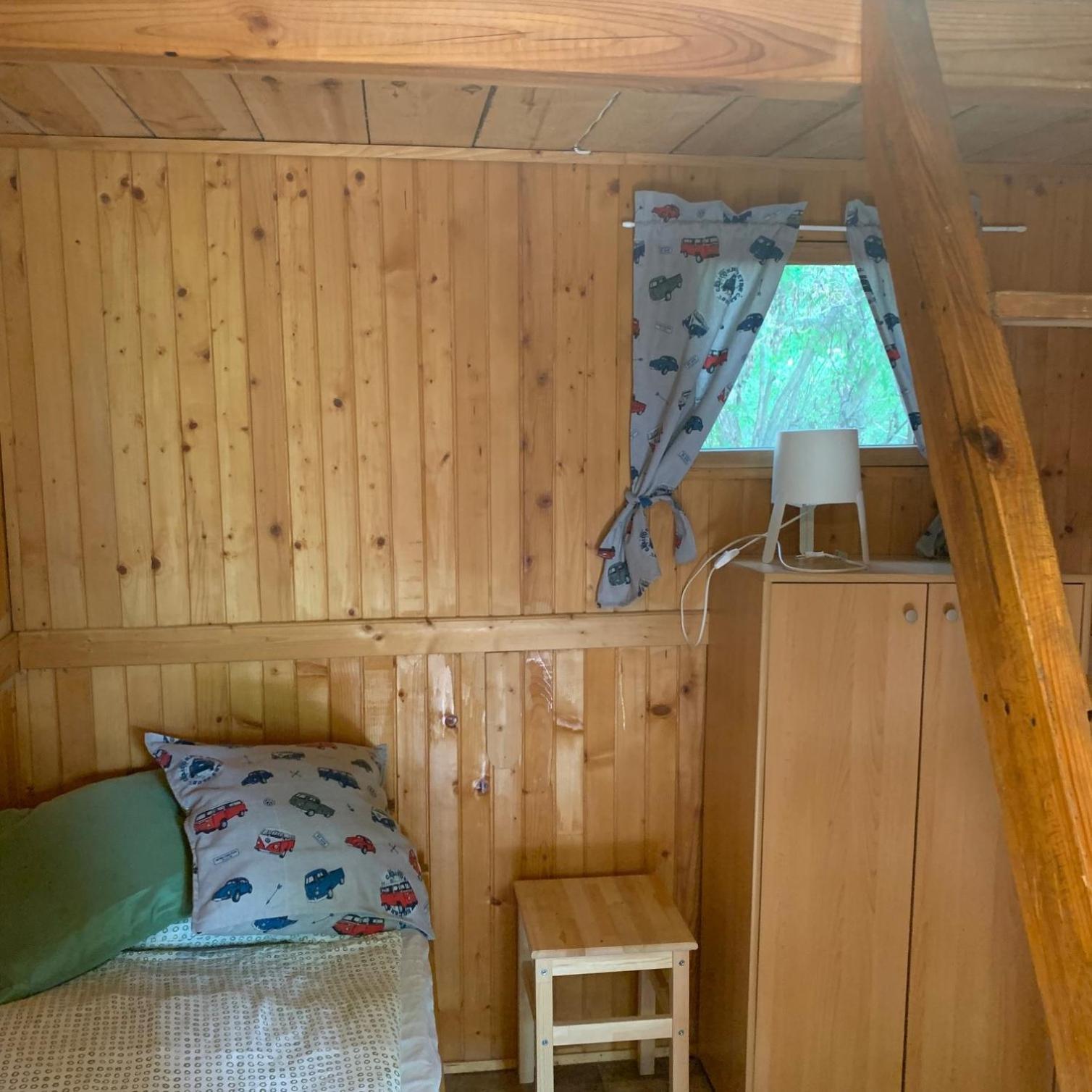 Bungalow (6 Adults) with Shared Bathroom photo 1