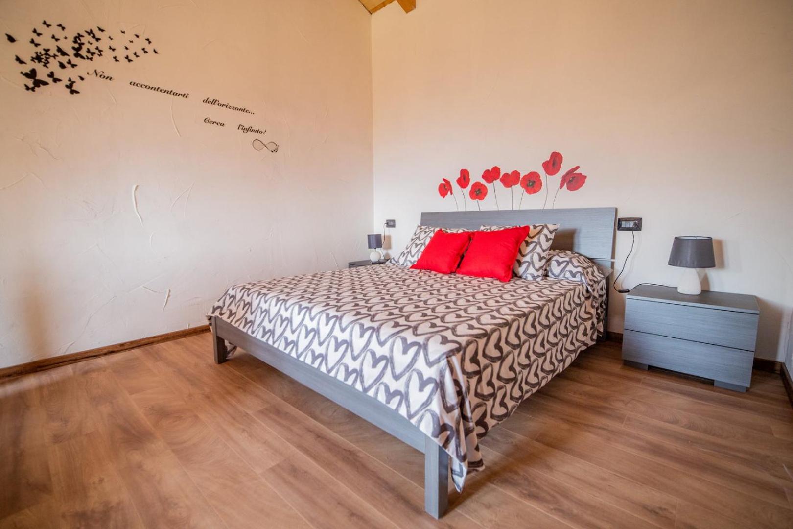 Large Double Room - Photo 4