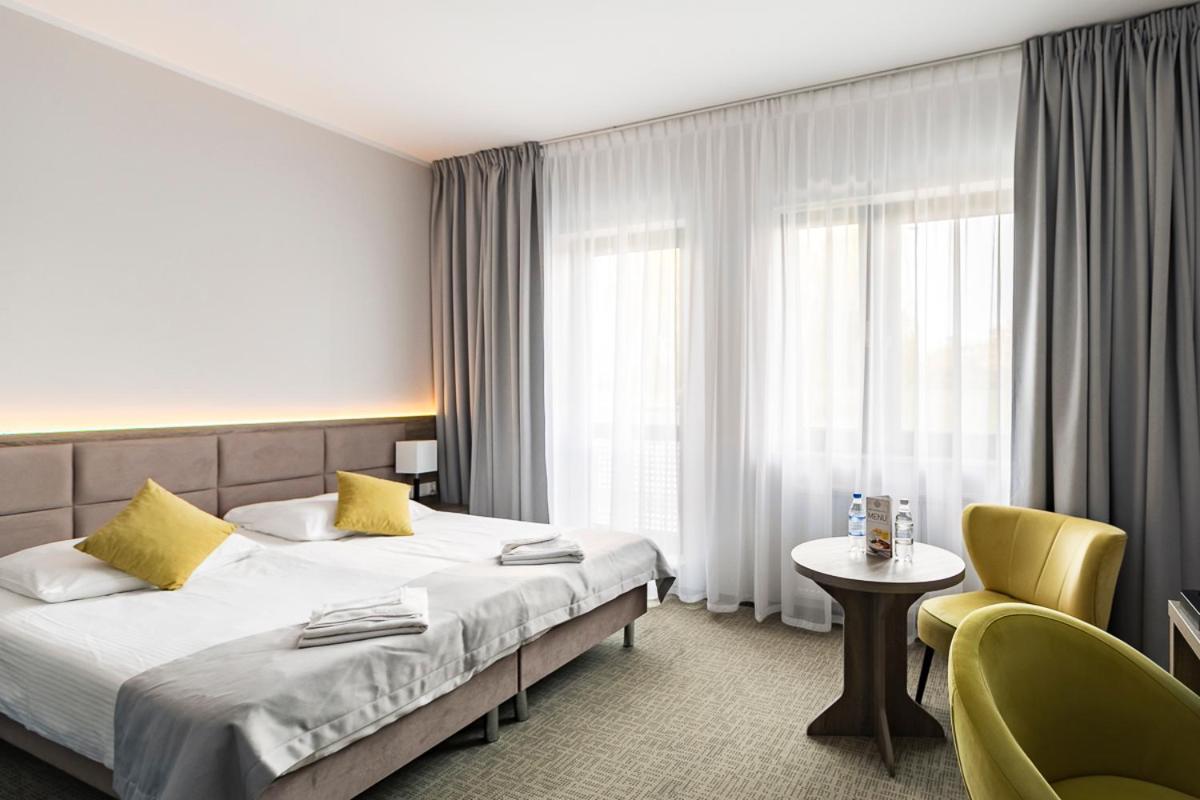 Standard King Room - Photo 3