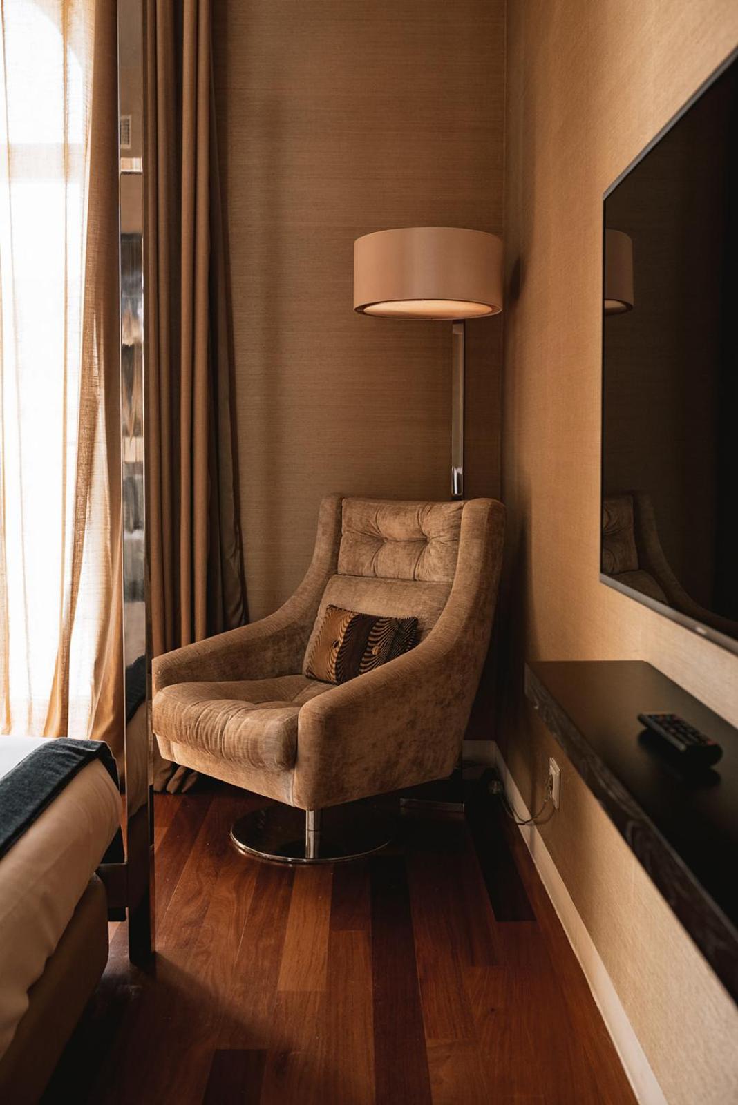 Suite - Photo 3
