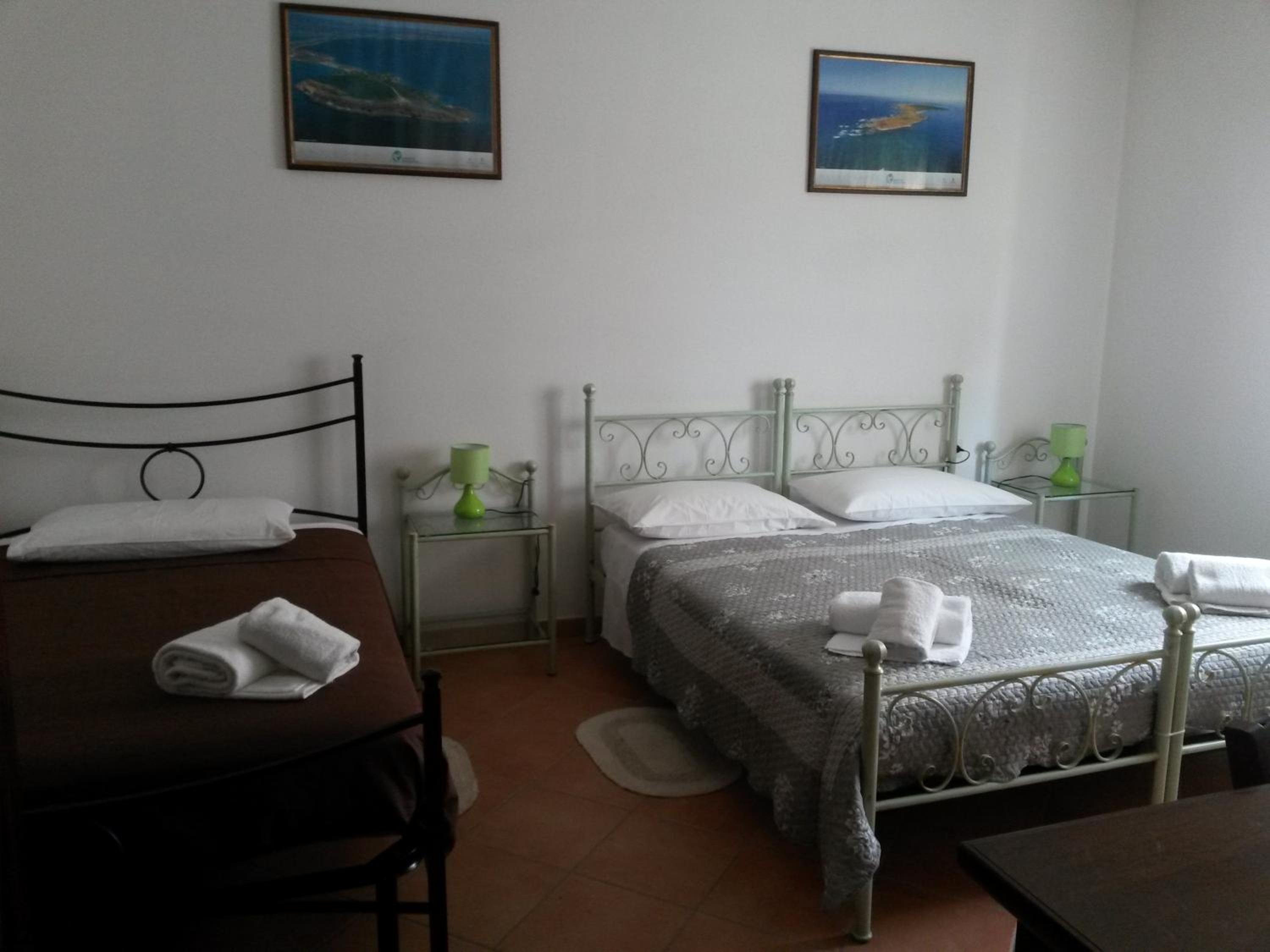 Family Room (2 Adults + 2 Children) photo 2